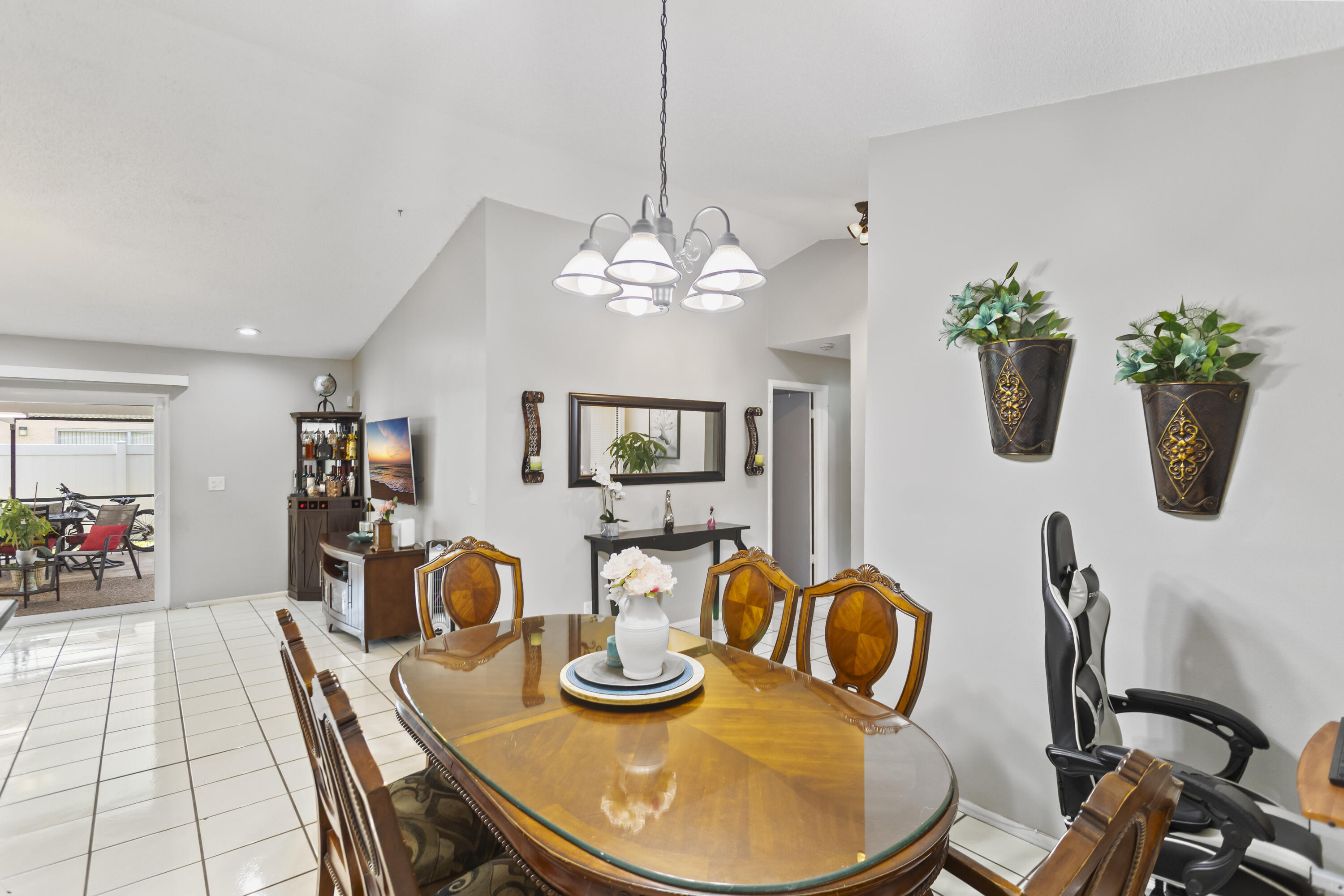 8620 NW 48th, Lauderhill FL 33351