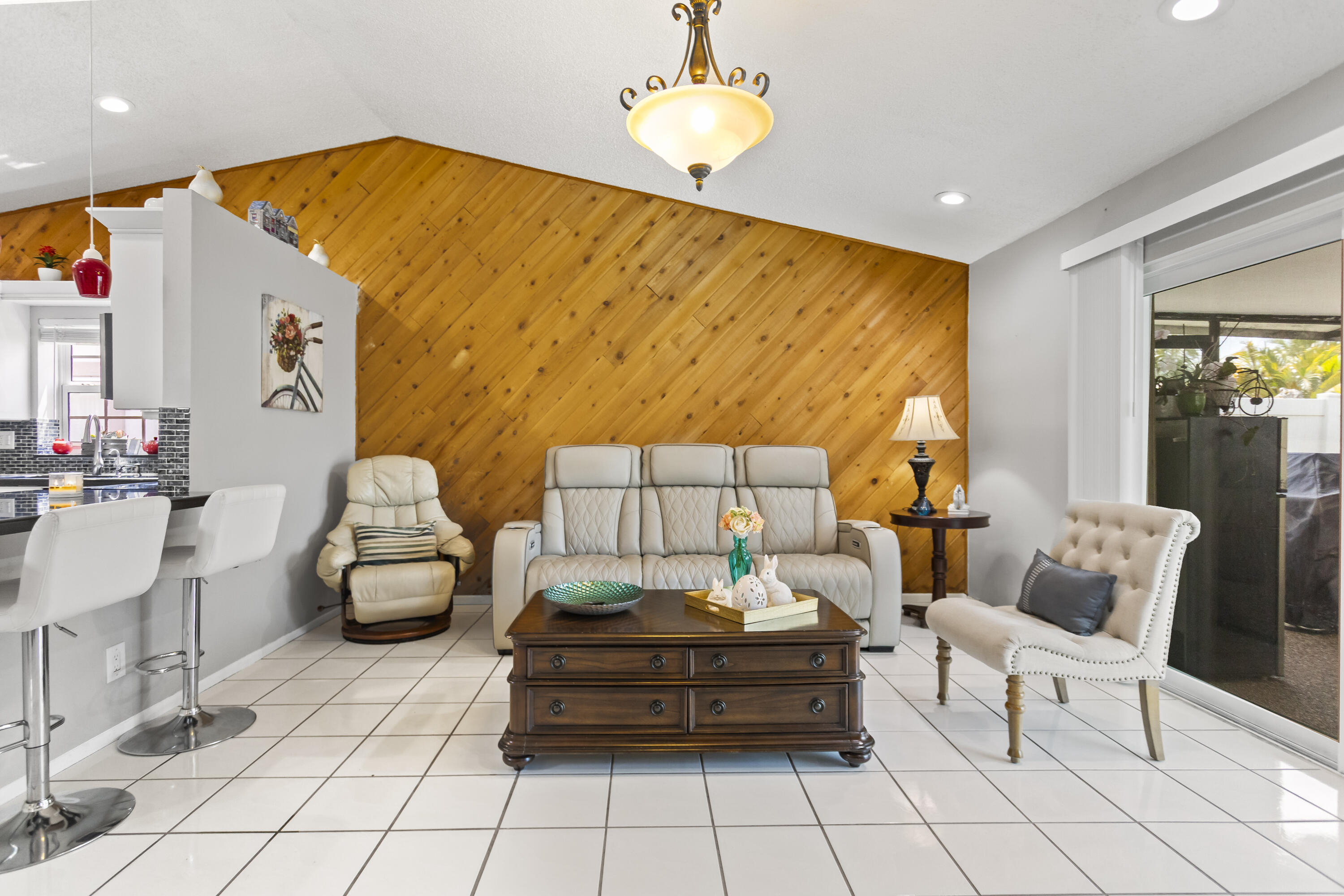 8620 NW 48th, Lauderhill FL 33351