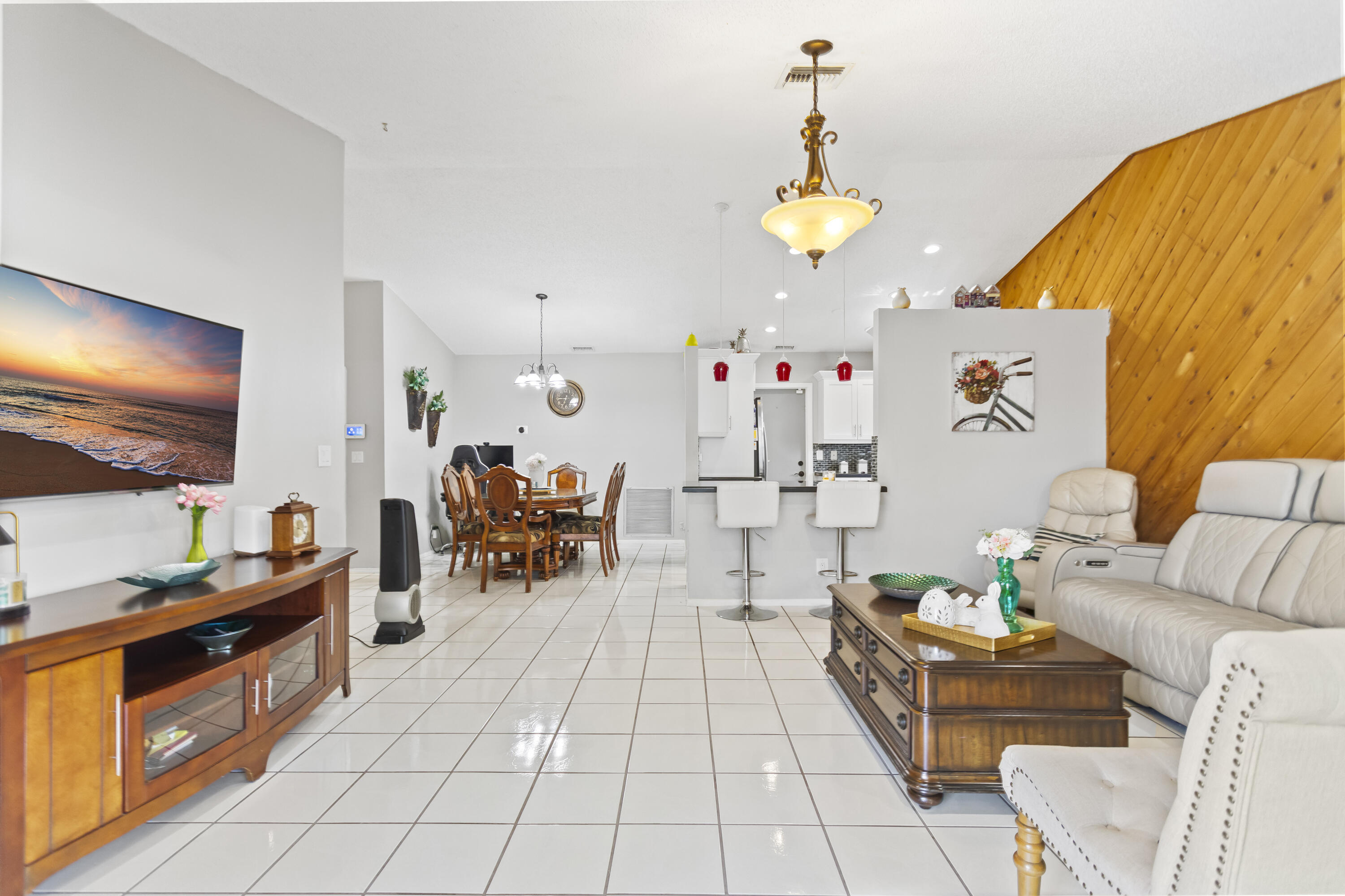 8620 NW 48th, Lauderhill FL 33351