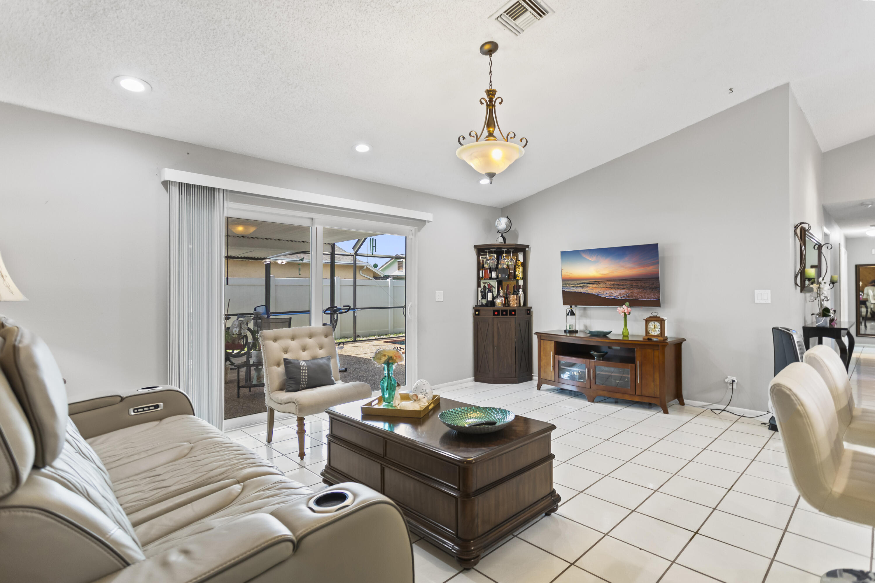 8620 NW 48th, Lauderhill FL 33351