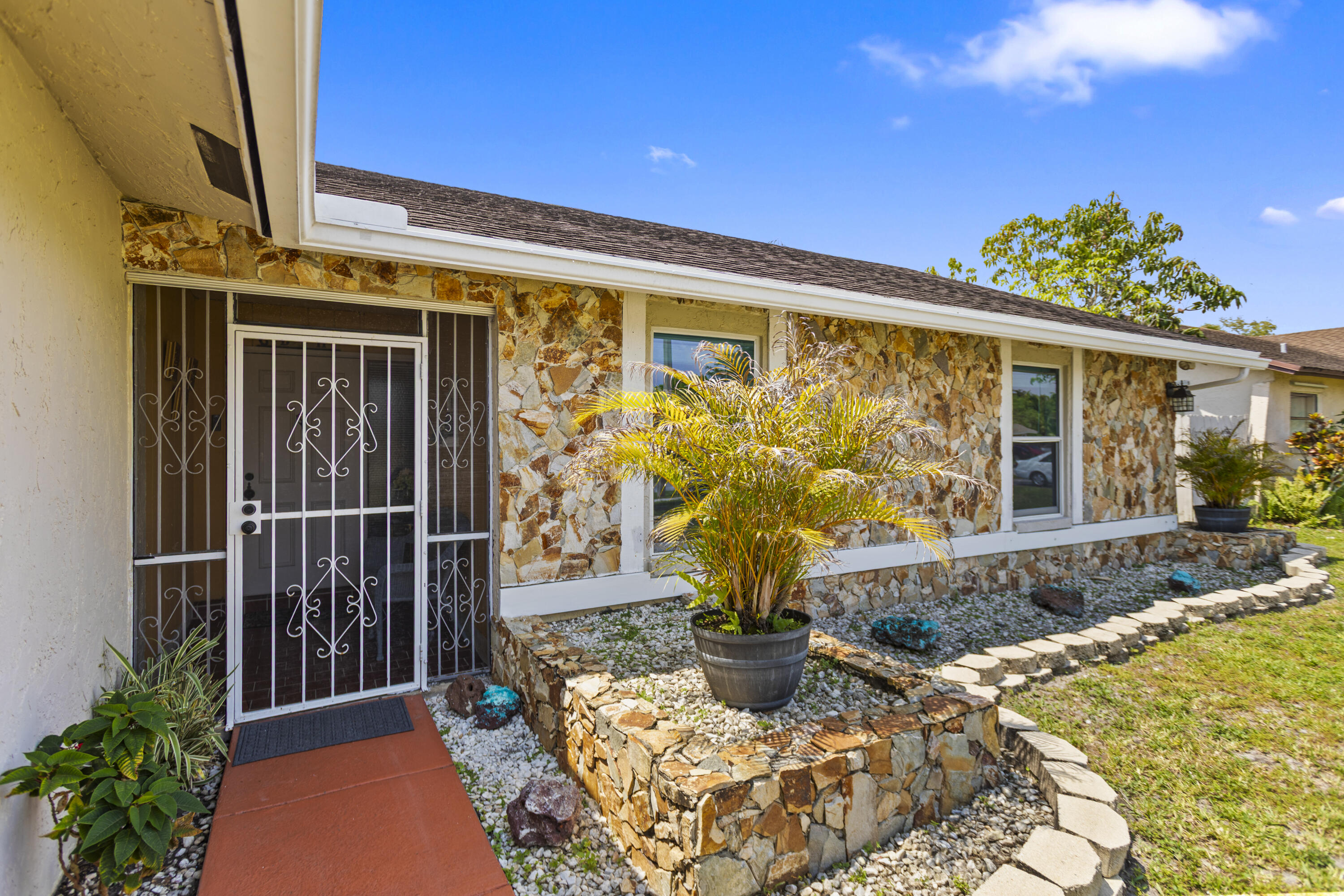 8620 NW 48th, Lauderhill FL 33351