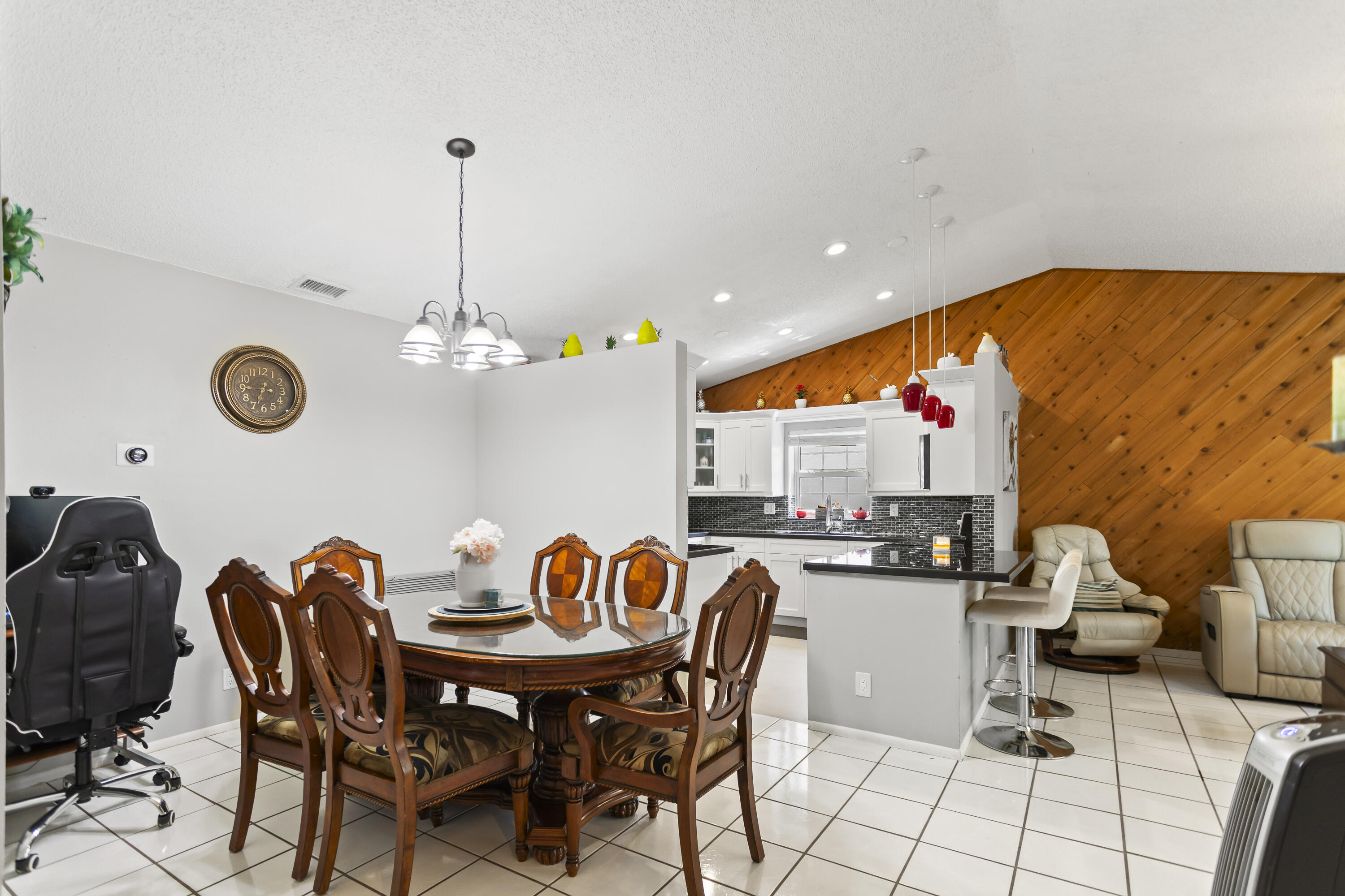 8620 NW 48th, Lauderhill FL 33351