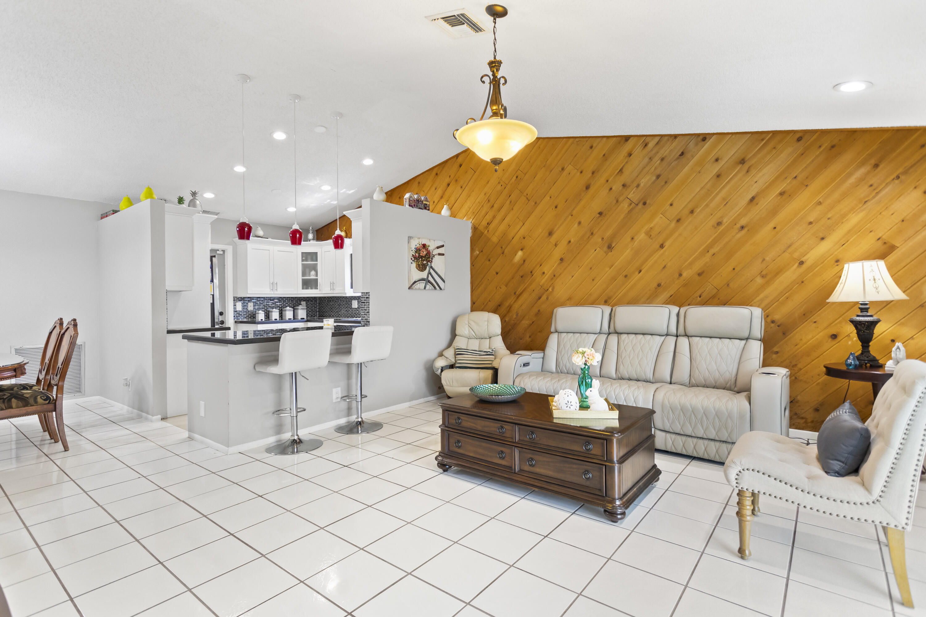 8620 NW 48th, Lauderhill FL 33351