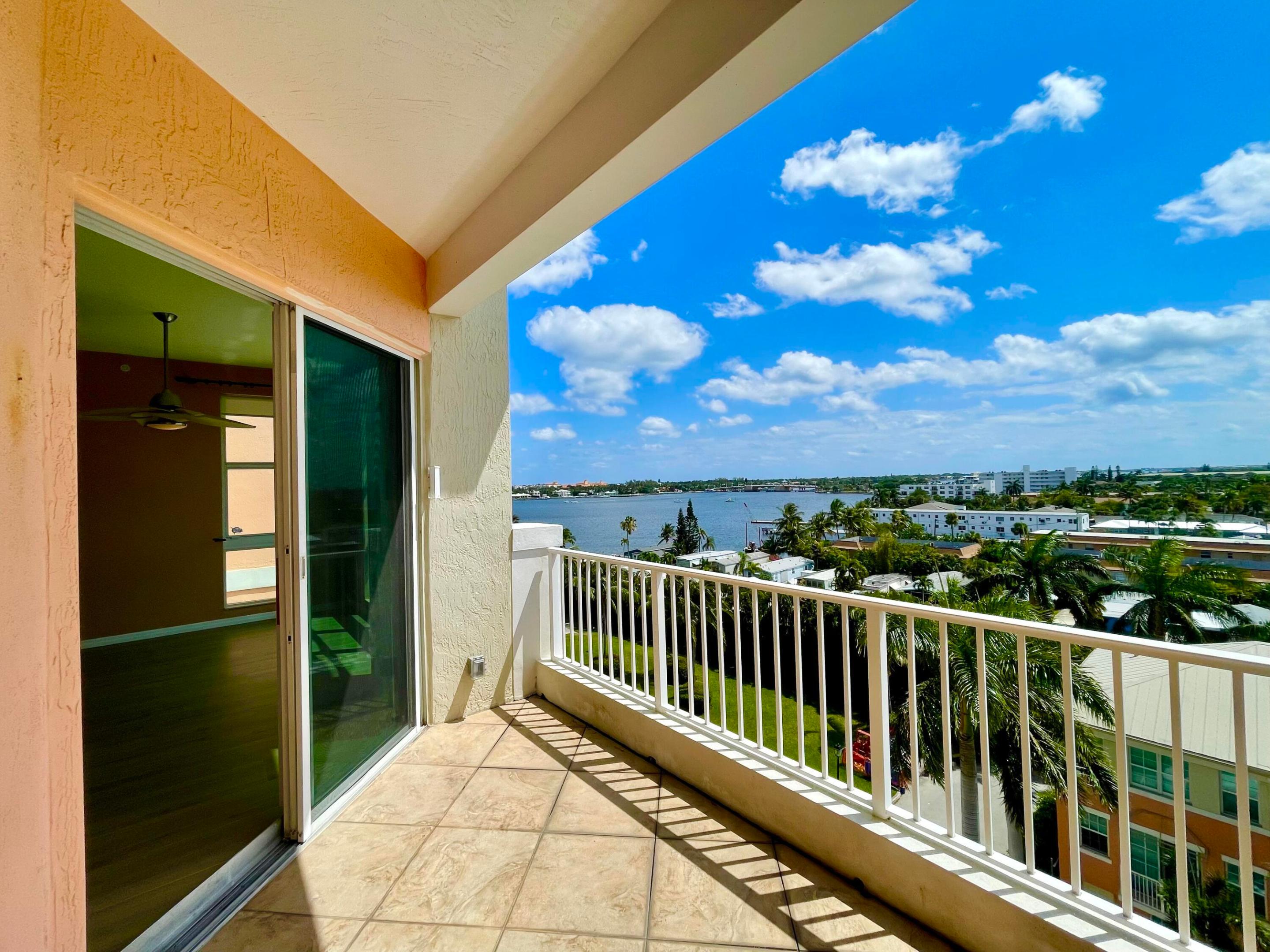 804 E Windward #Ph15, Lantana FL 33462
