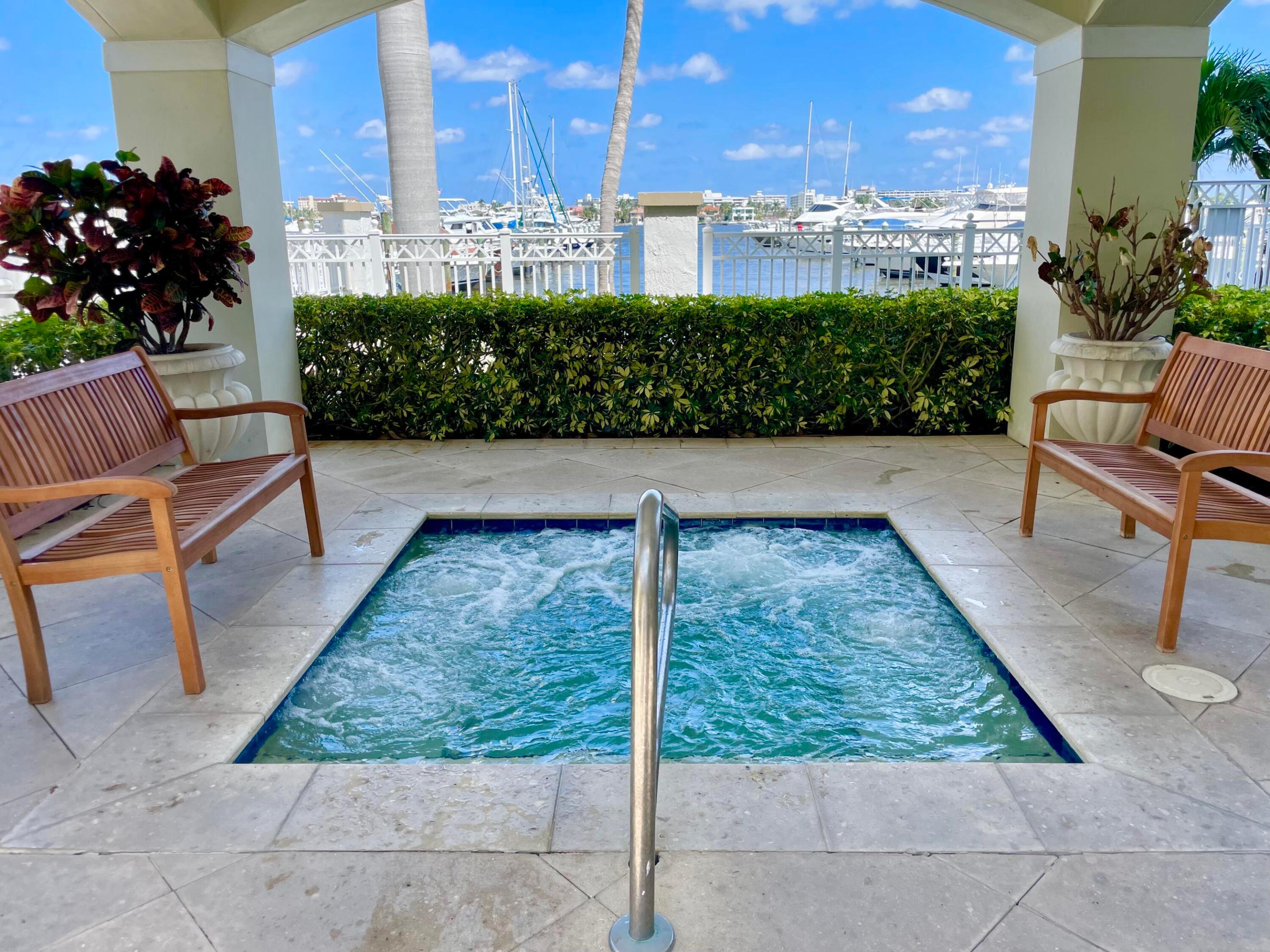 804 E Windward #Ph15, Lantana FL 33462