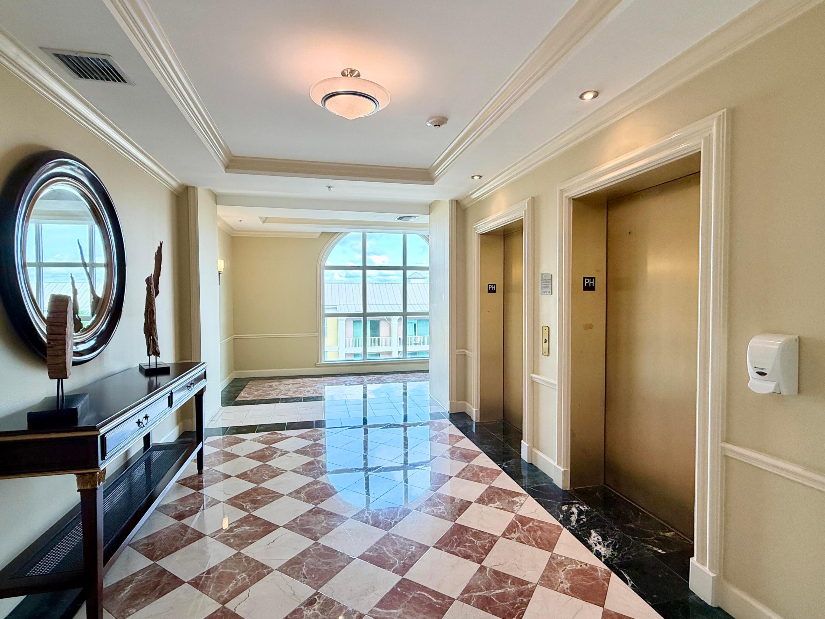 804 E Windward #Ph15, Lantana FL 33462