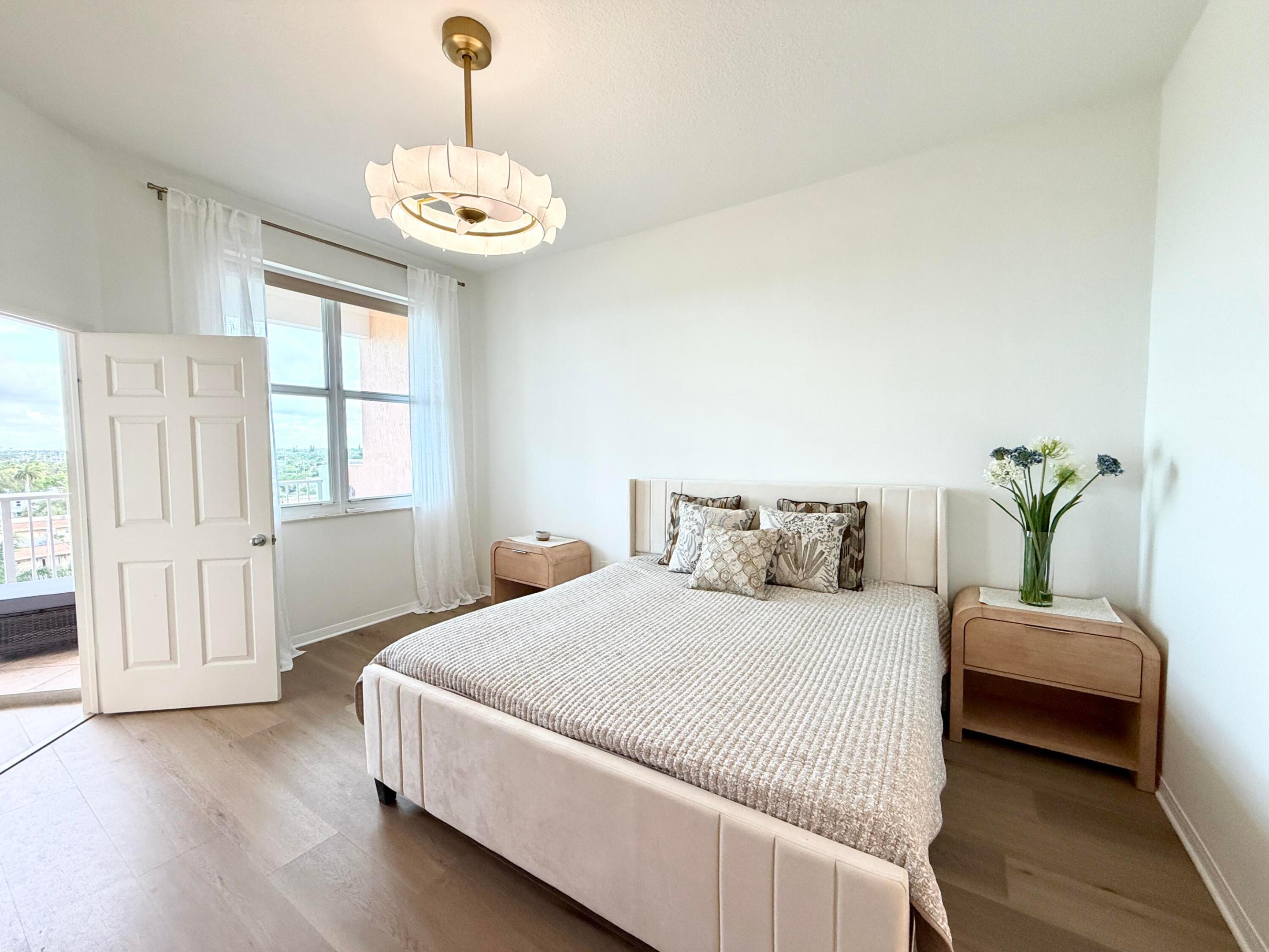 804 E Windward #Ph15, Lantana FL 33462