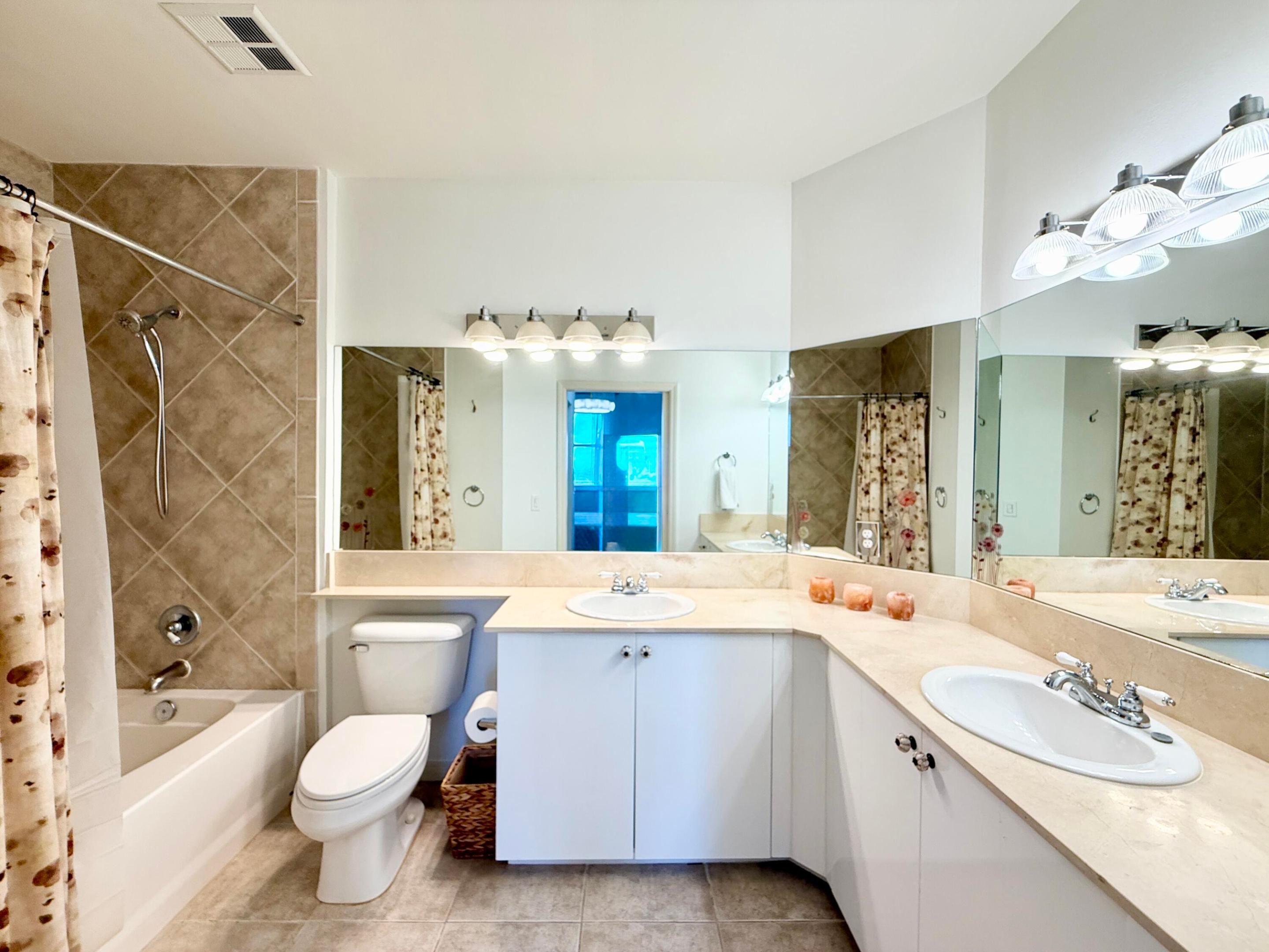 804 E Windward #Ph15, Lantana FL 33462