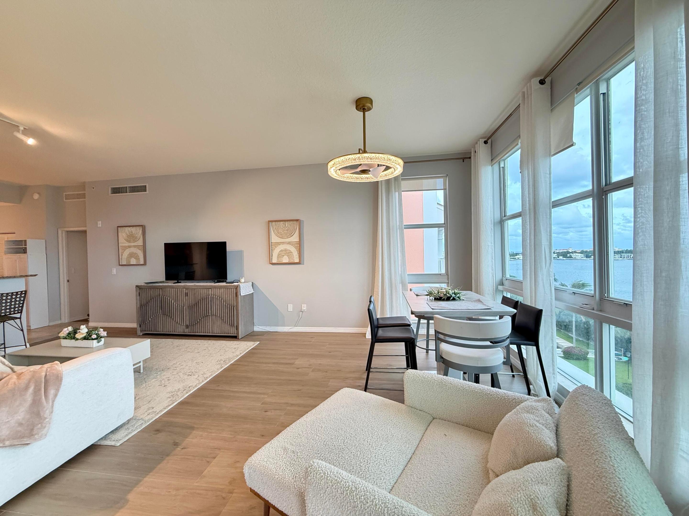 804 E Windward #Ph15, Lantana FL 33462