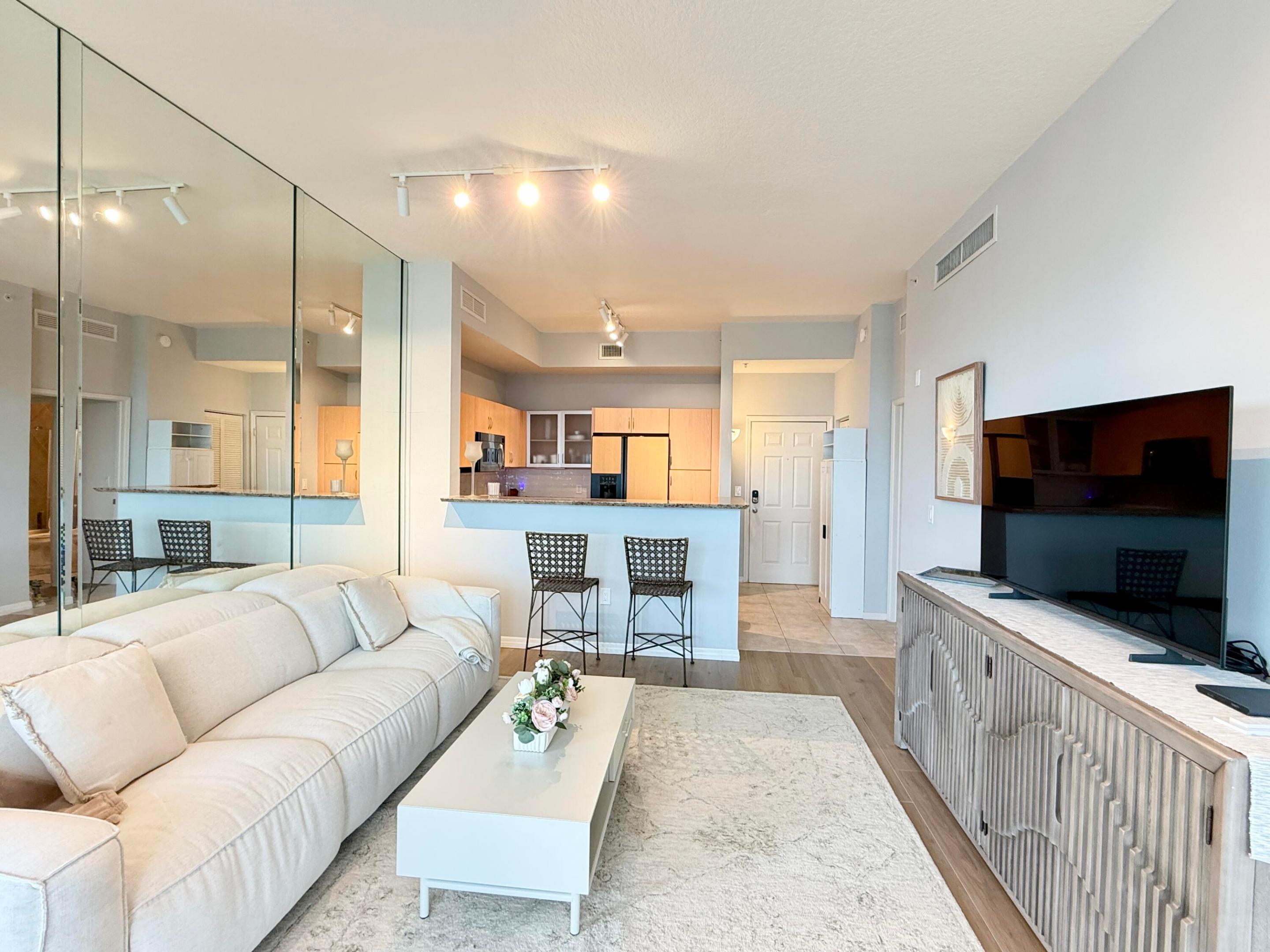 804 E Windward #Ph15, Lantana FL 33462
