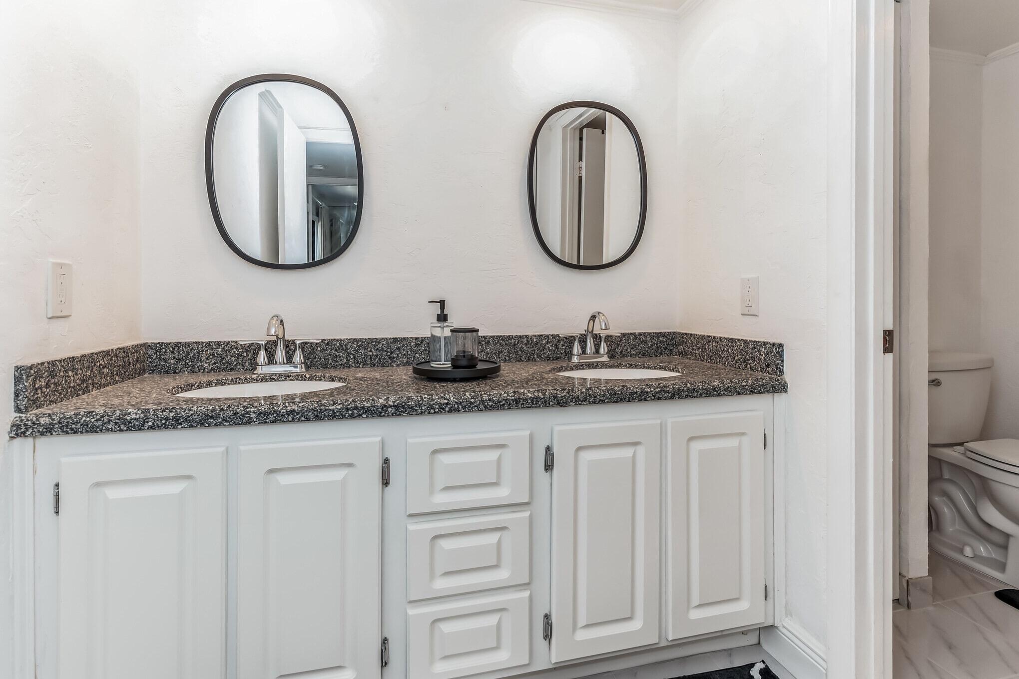 564 Springdale, Palm Springs FL 33461