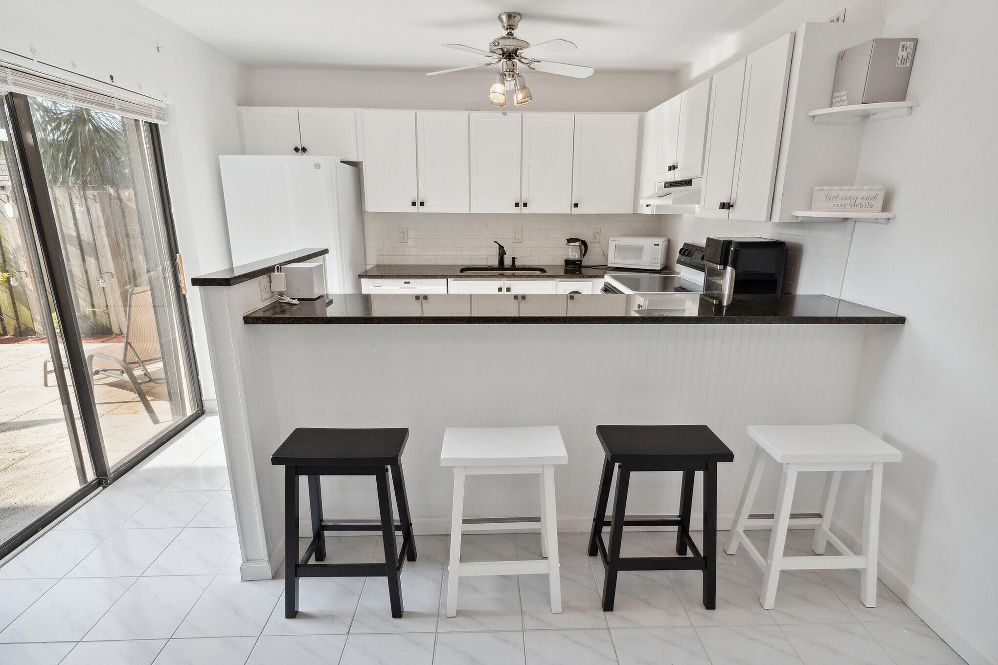 564 Springdale, Palm Springs FL 33461