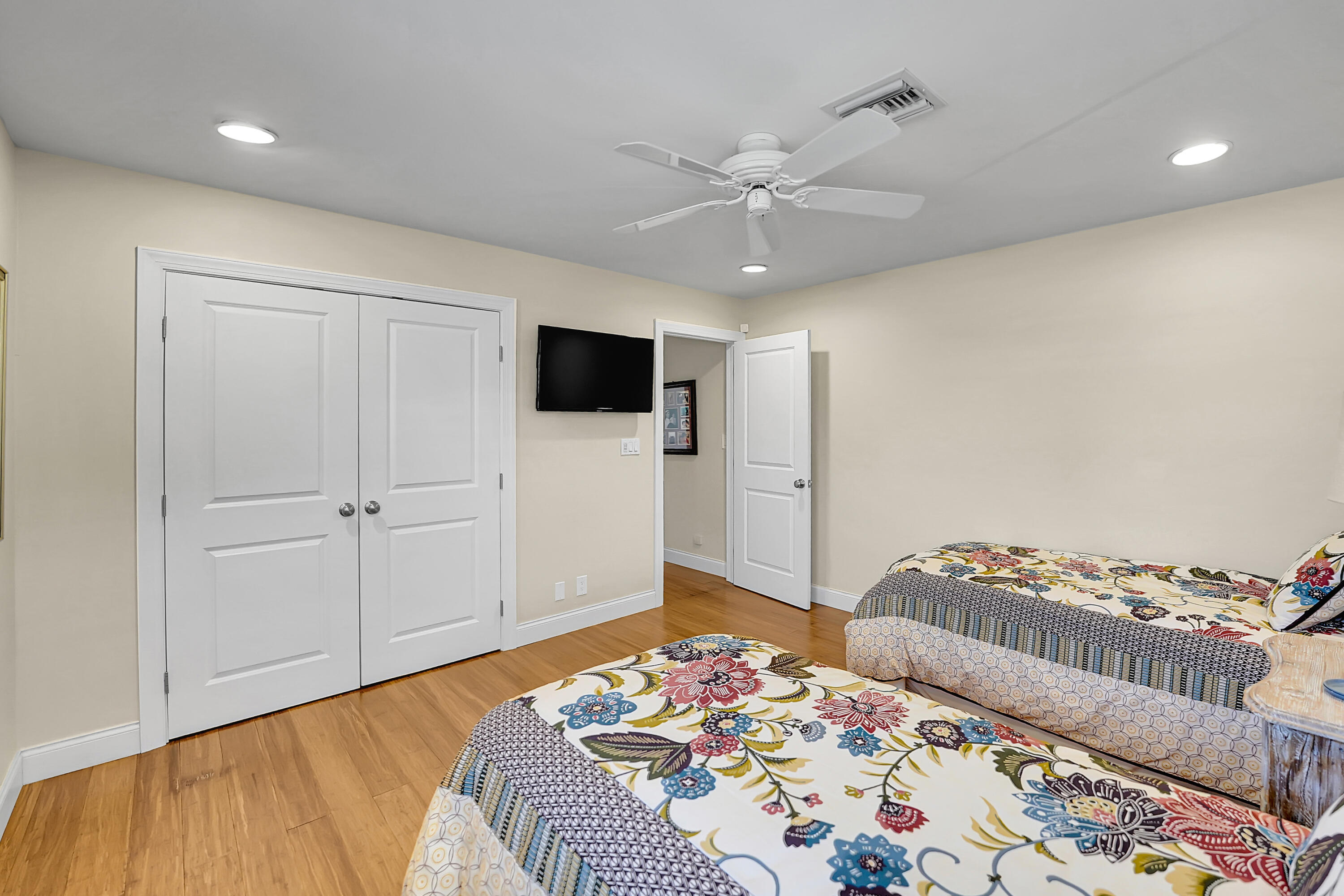 4961 Bocaire, Boca Raton FL 33487