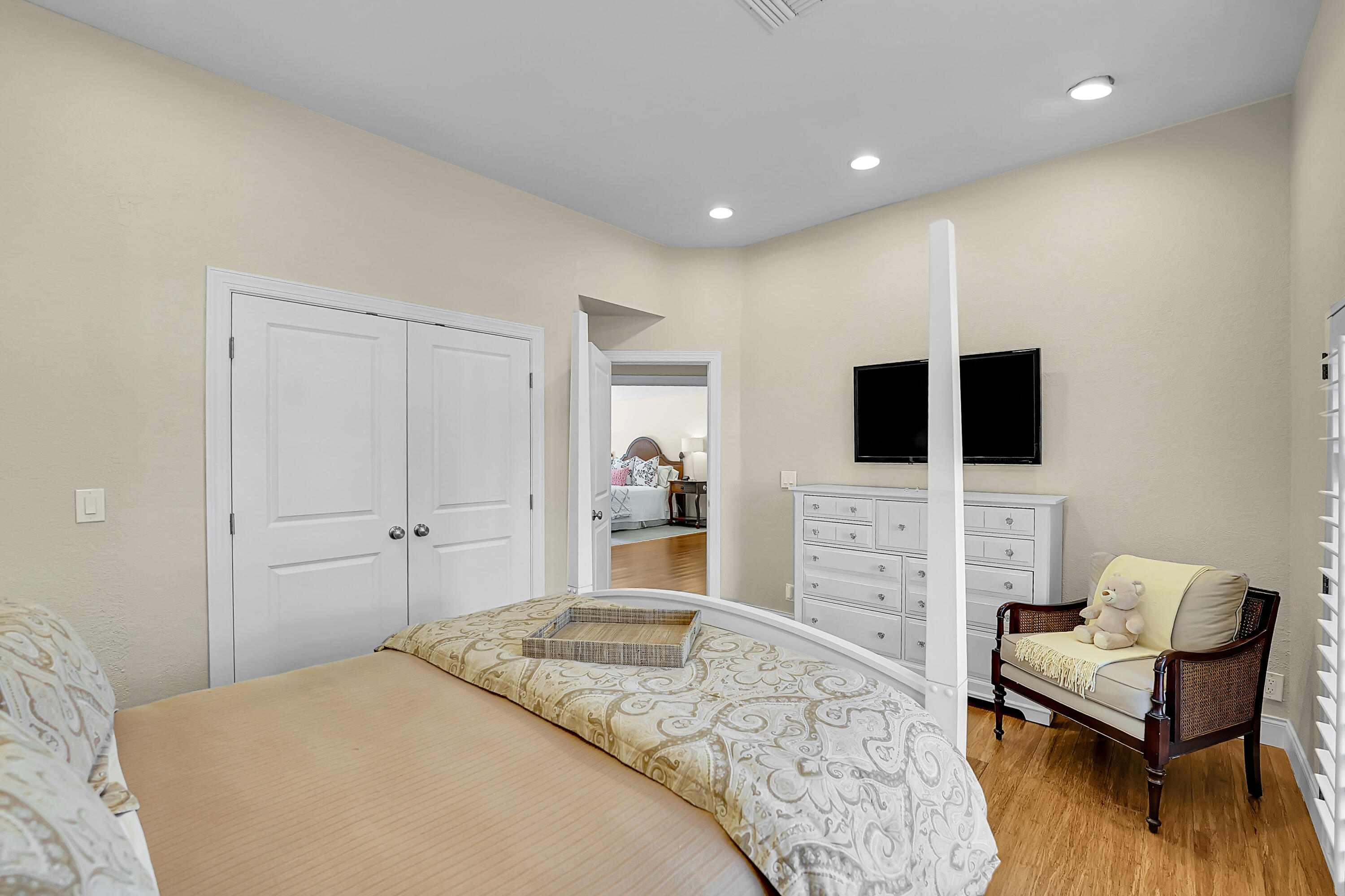 4961 Bocaire, Boca Raton FL 33487