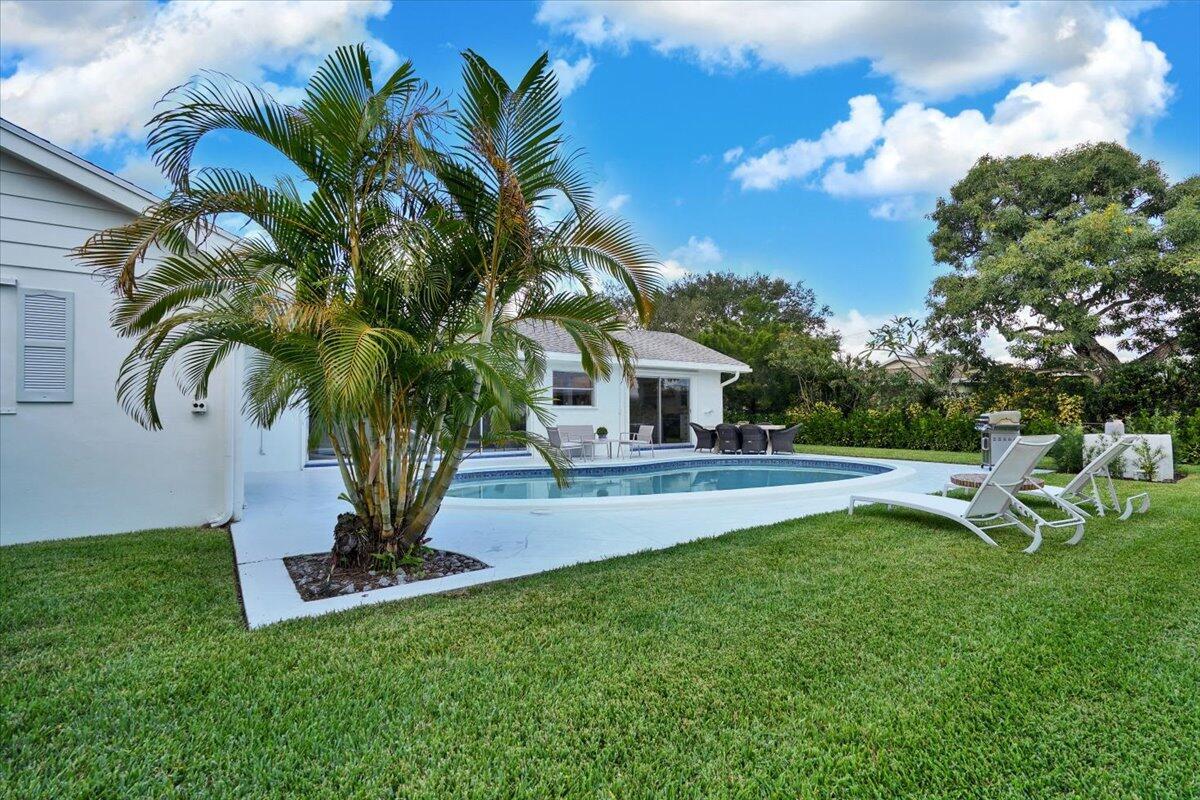 76 W Fairview, Tequesta FL 33469