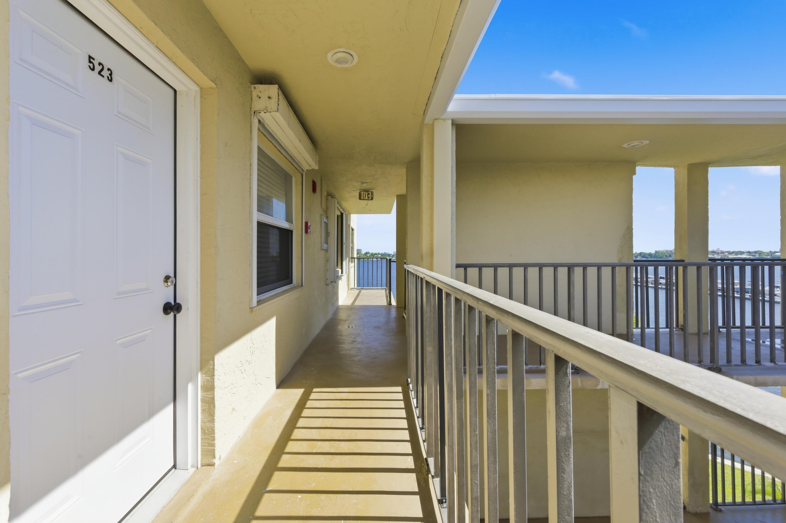 896 N Federal #523, Lantana FL 33462