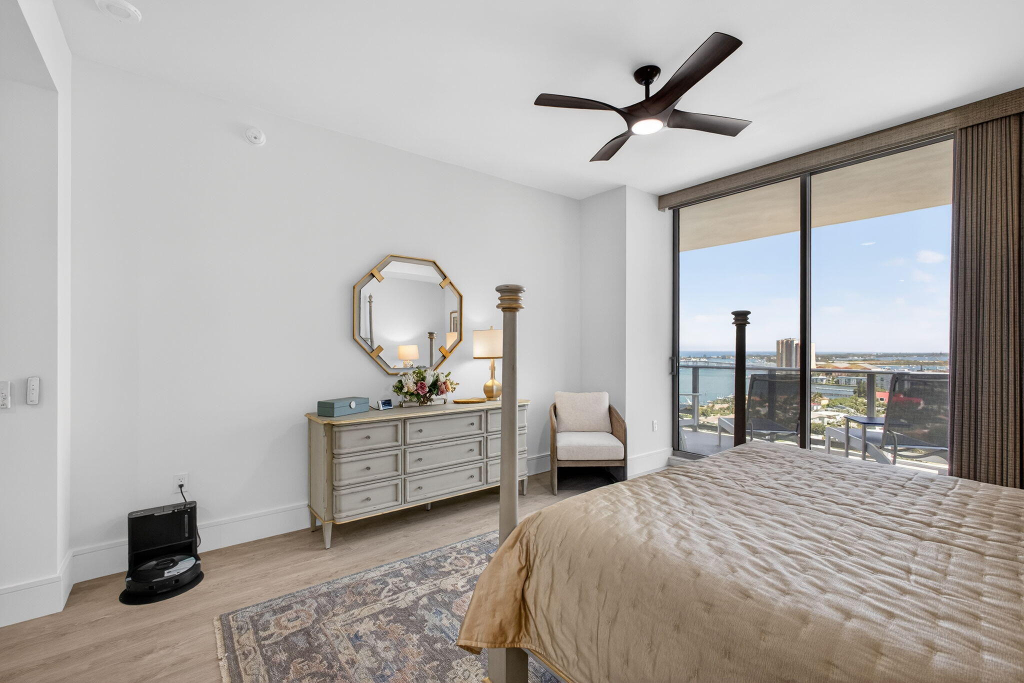 220 Lake Shore #1907, West Palm Beach FL 33403