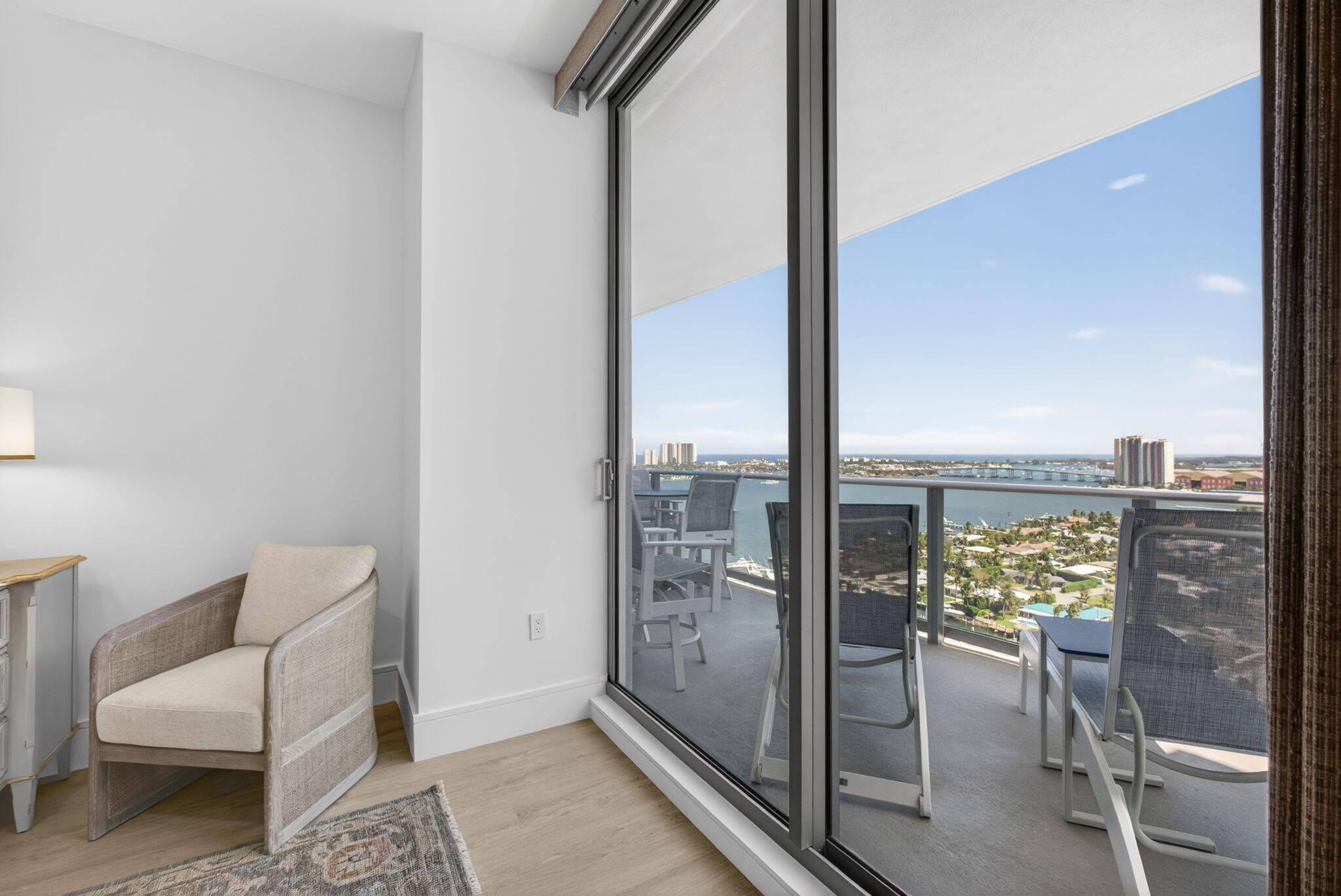 220 Lake Shore #1907, West Palm Beach FL 33403