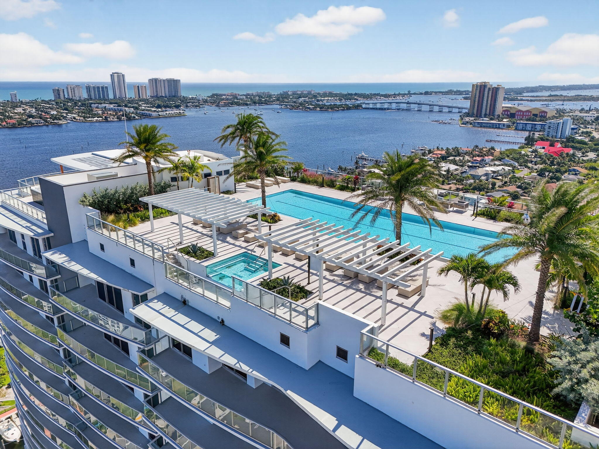 220 Lake Shore #1907, West Palm Beach FL 33403