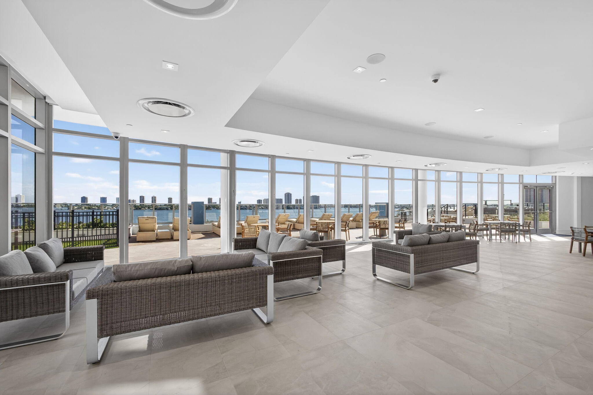 220 Lake Shore #1907, West Palm Beach FL 33403