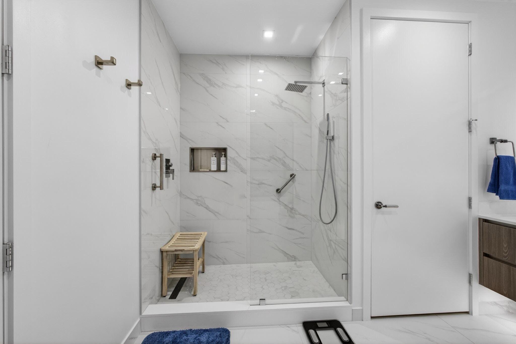 220 Lake Shore #1907, West Palm Beach FL 33403