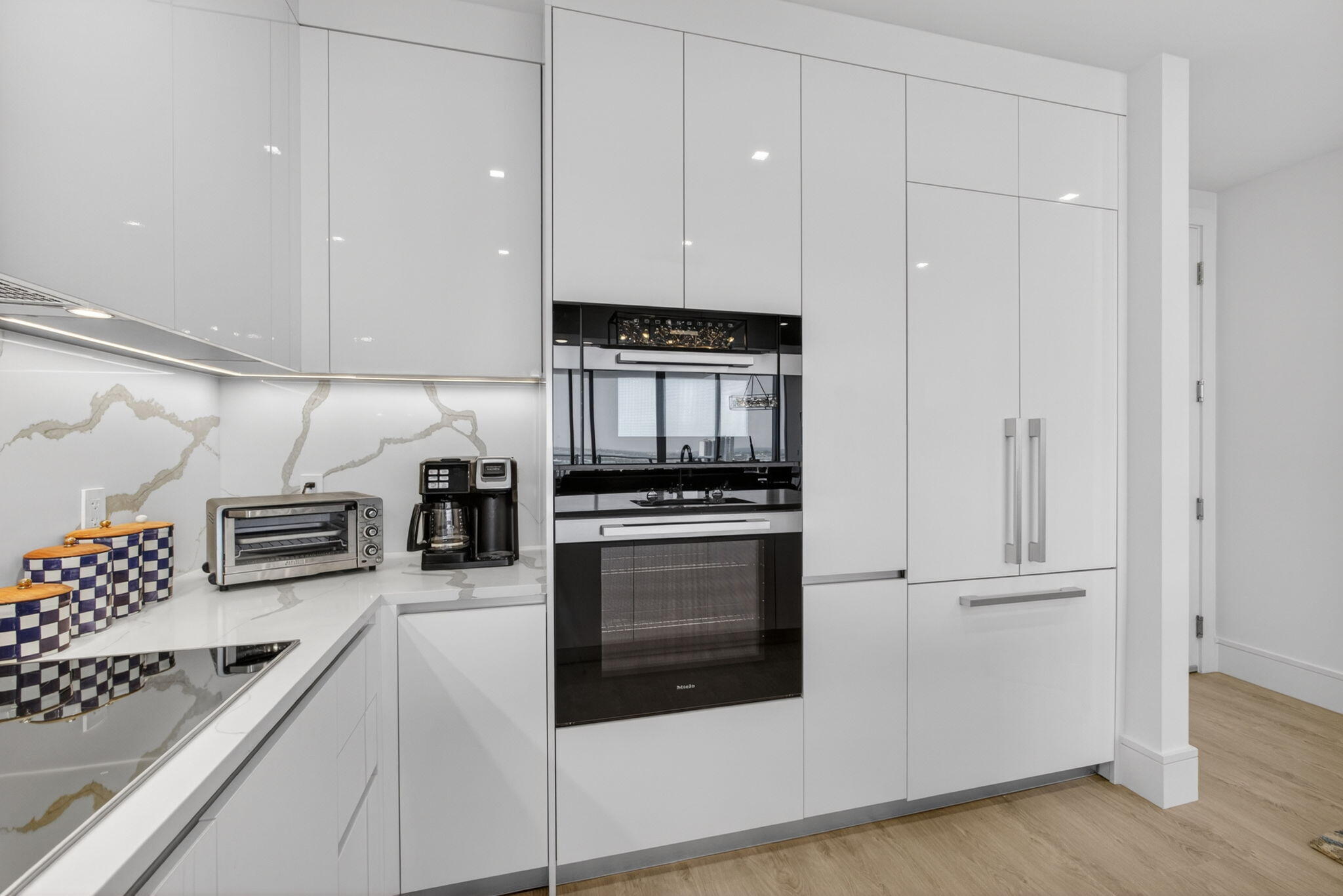 220 Lake Shore #1907, West Palm Beach FL 33403