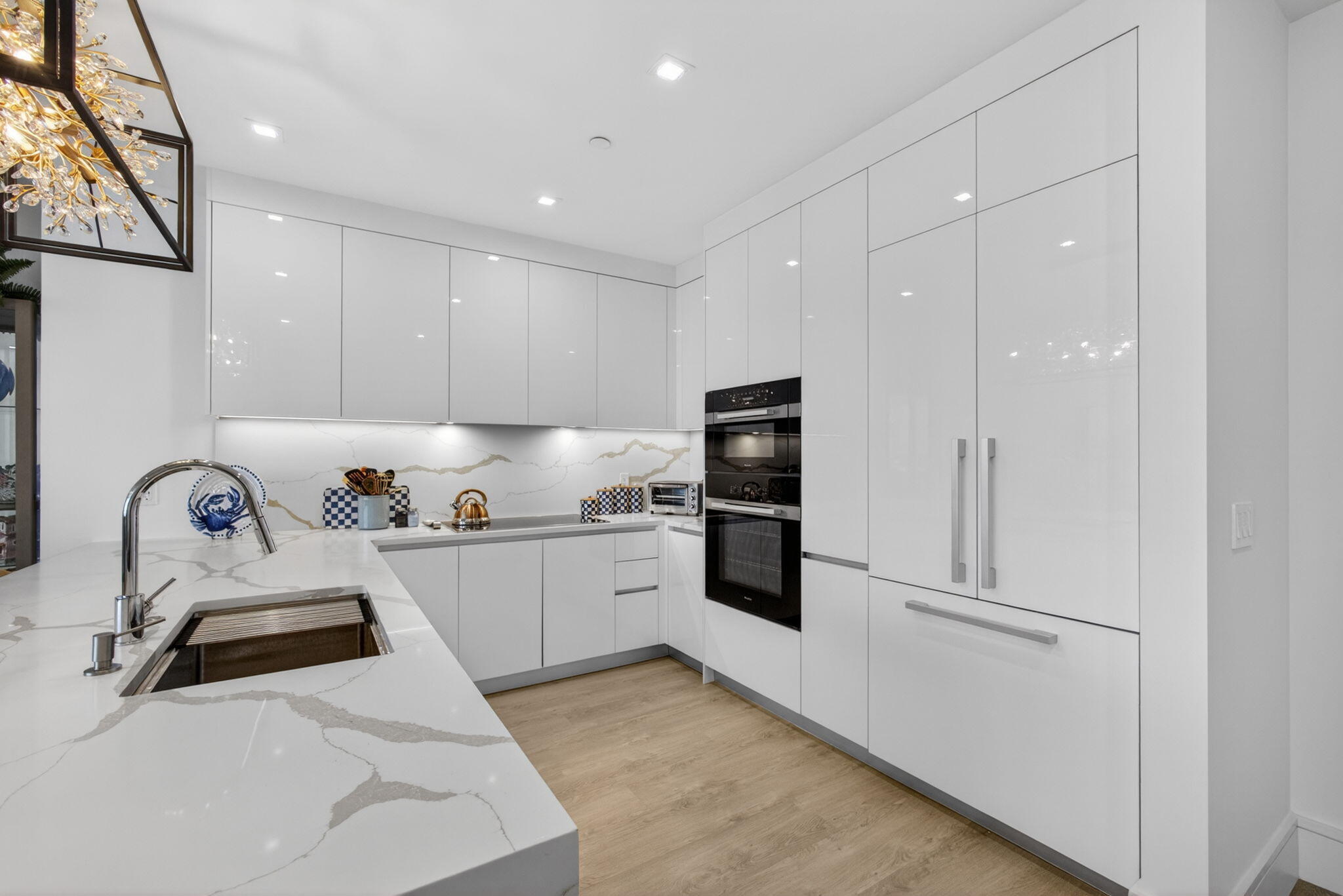 220 Lake Shore #1907, West Palm Beach FL 33403