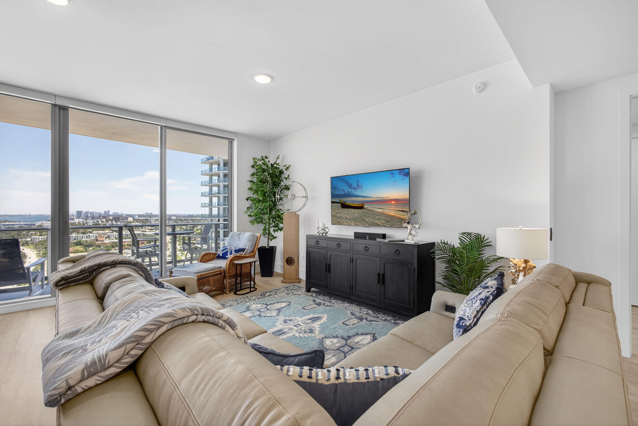 220 Lake Shore #1907, West Palm Beach FL 33403