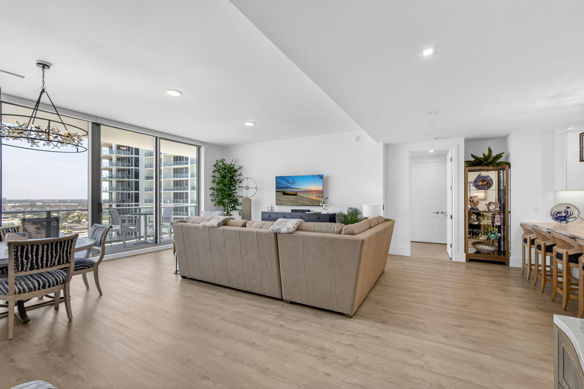 220 Lake Shore #1907, West Palm Beach FL 33403