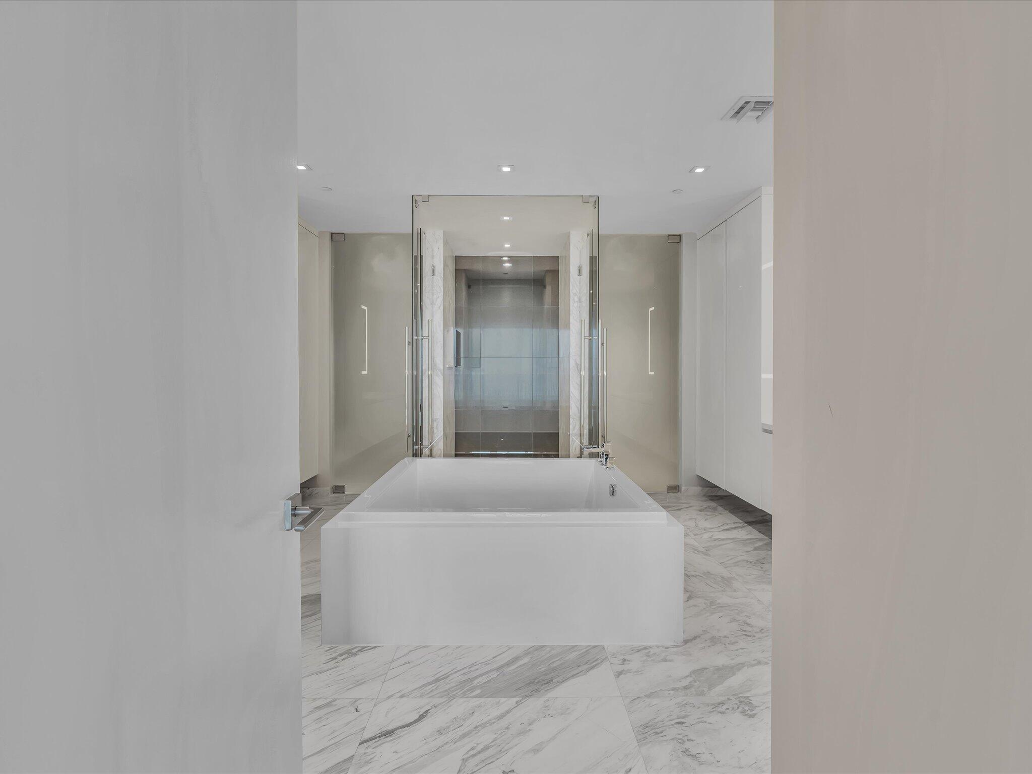 701 N Fort Lauderdale Beach #802, Fort Lauderdale FL 33304