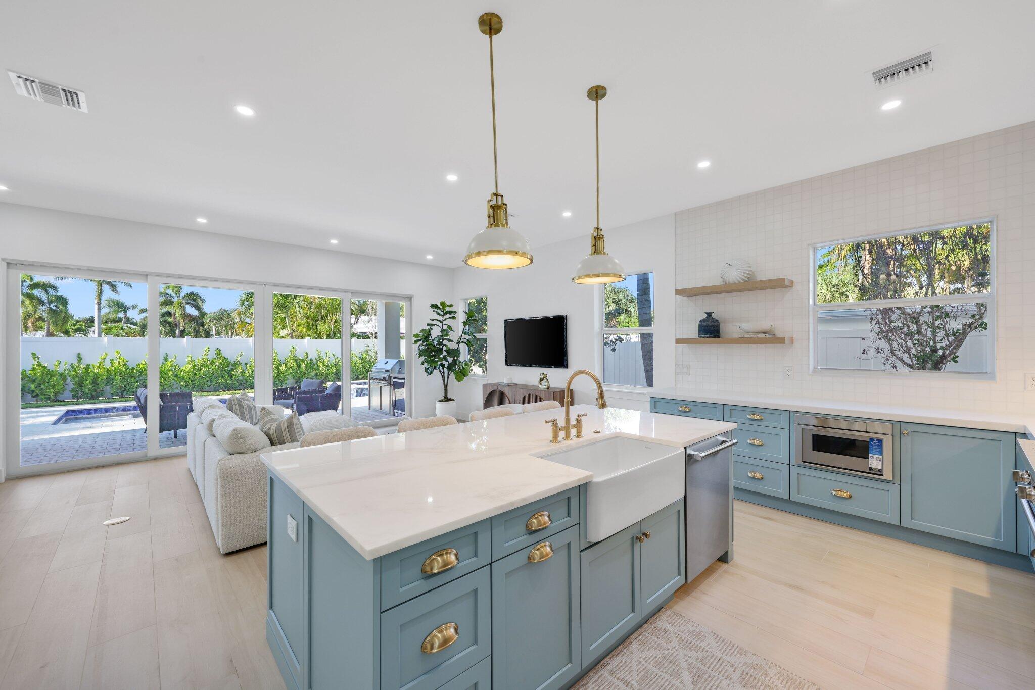 309 Claremont, West Palm Beach FL 33404