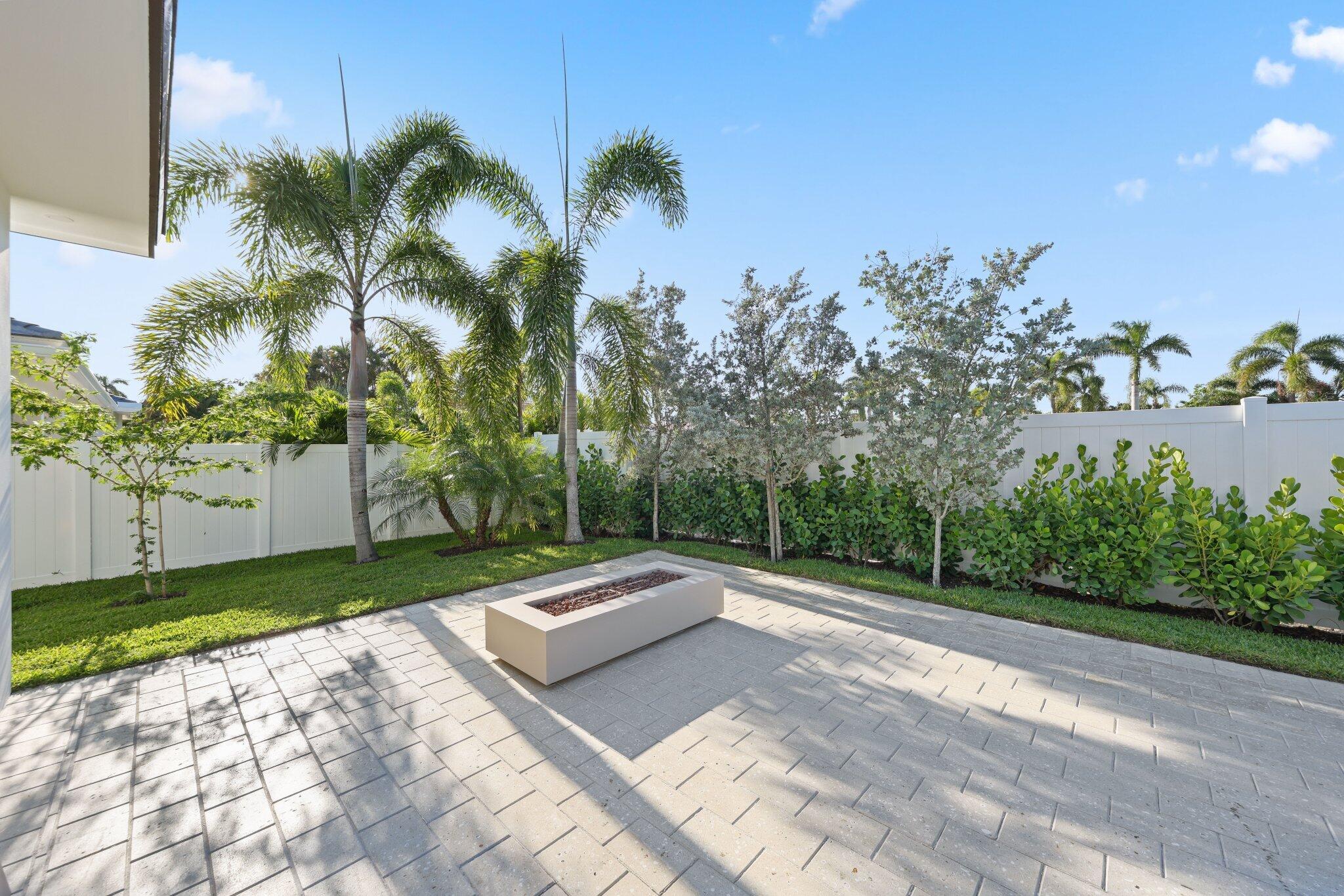 309 Claremont, West Palm Beach FL 33404