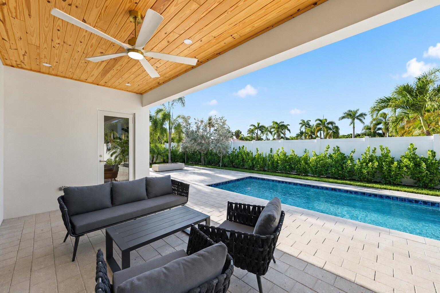 309 Claremont, West Palm Beach FL 33404