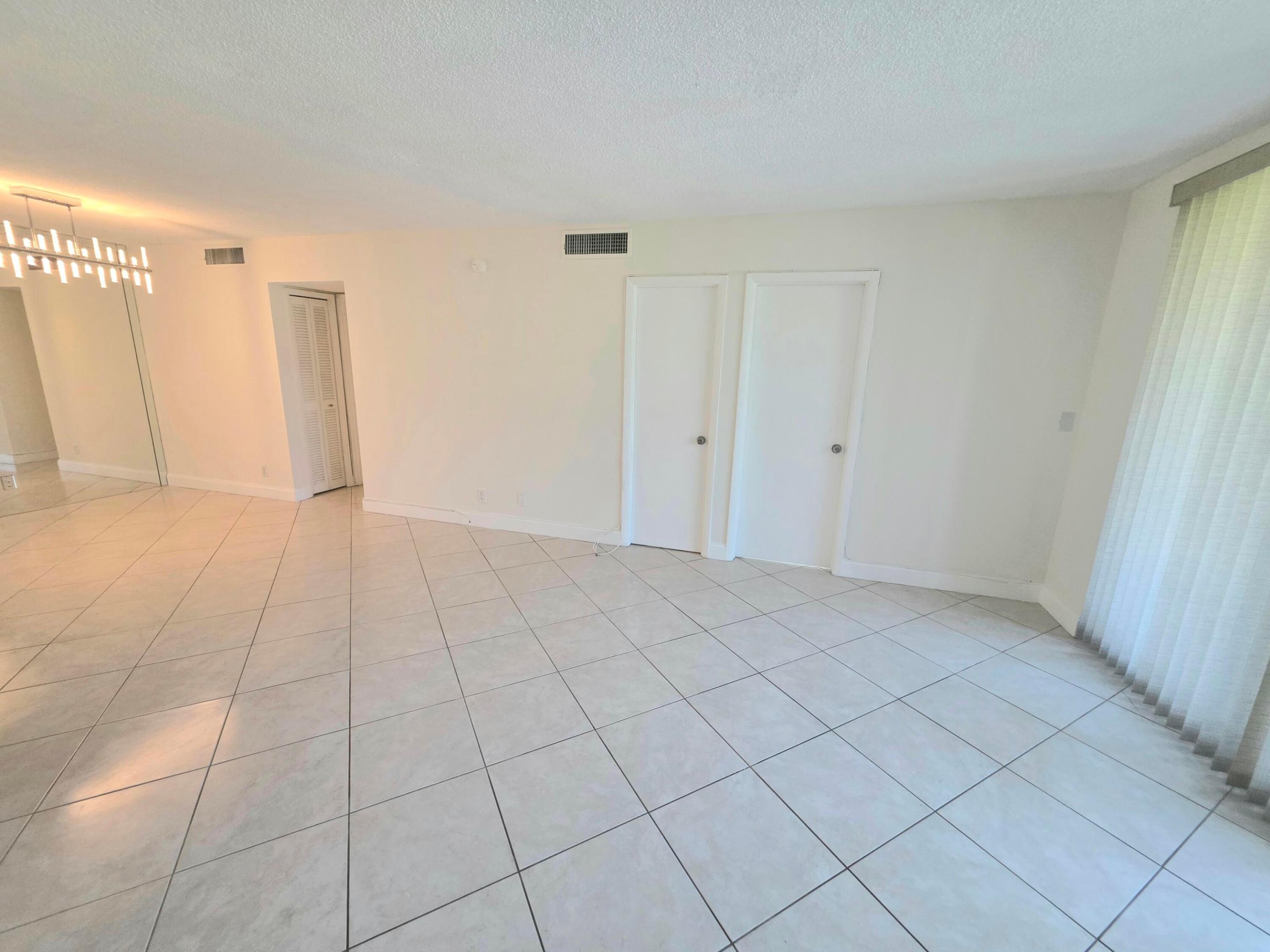 3100 NE 48th #113, Lighthouse Point FL 33064