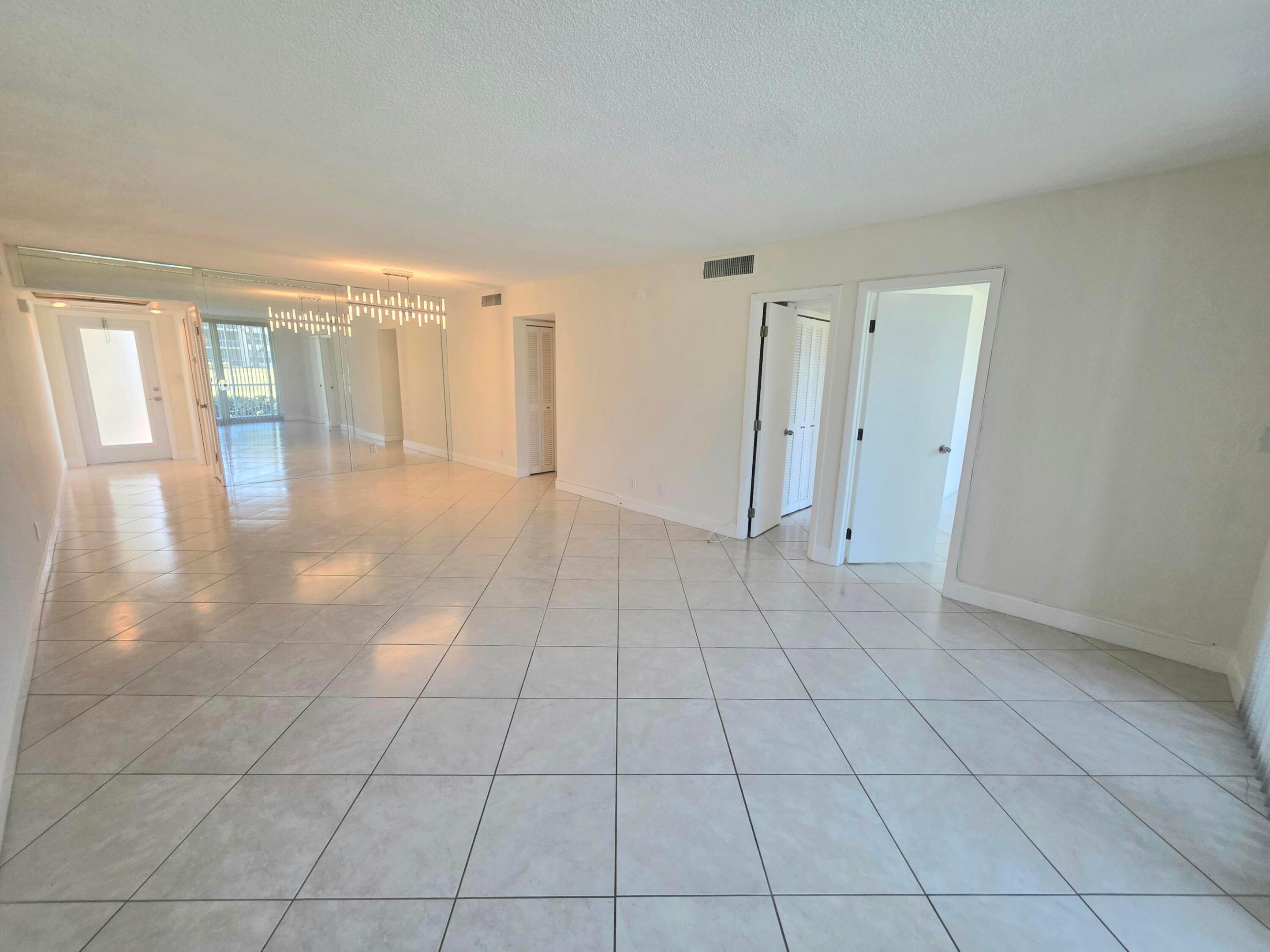 3100 NE 48th #113, Lighthouse Point FL 33064