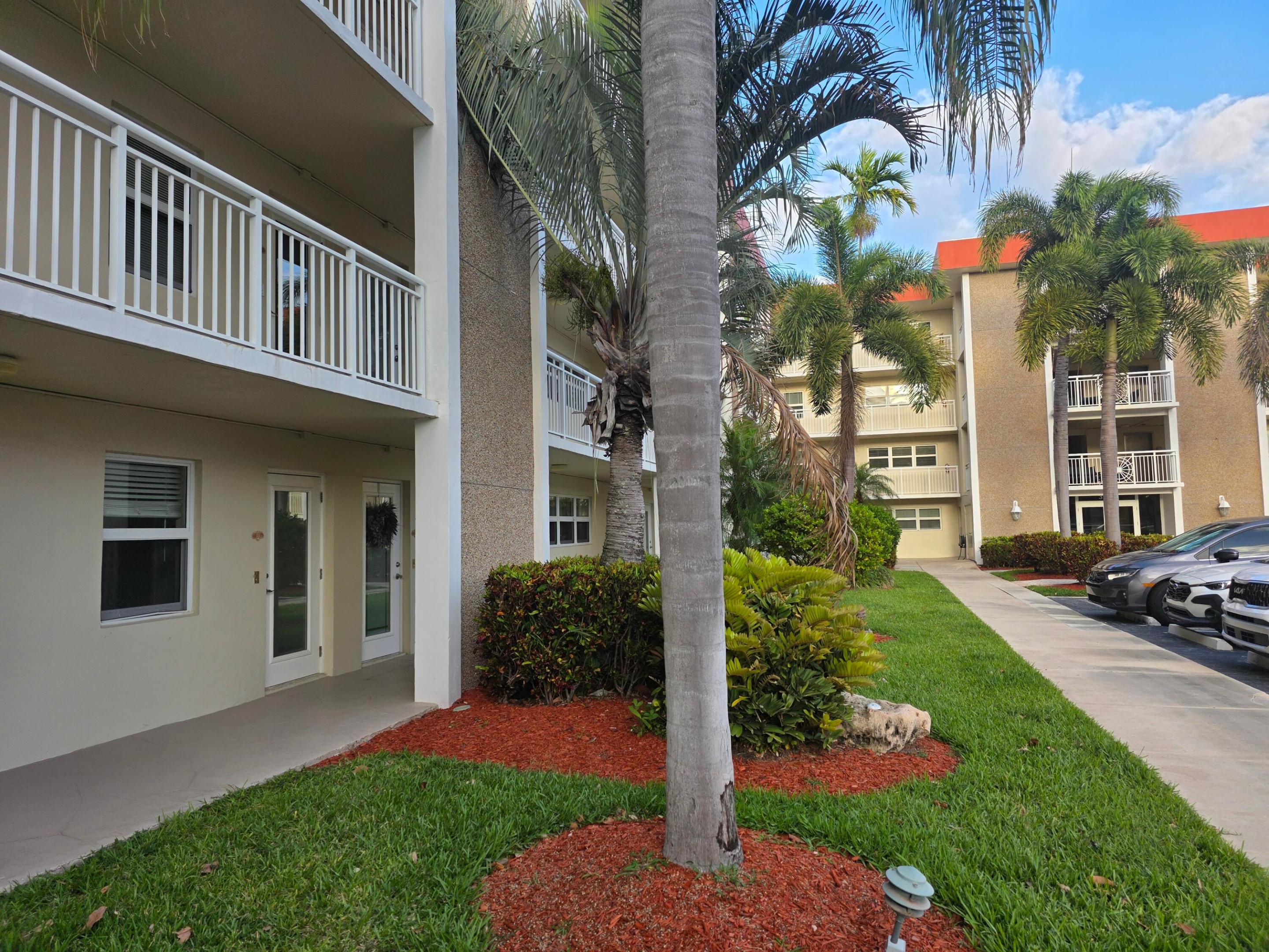 3100 NE 48th #113, Lighthouse Point FL 33064