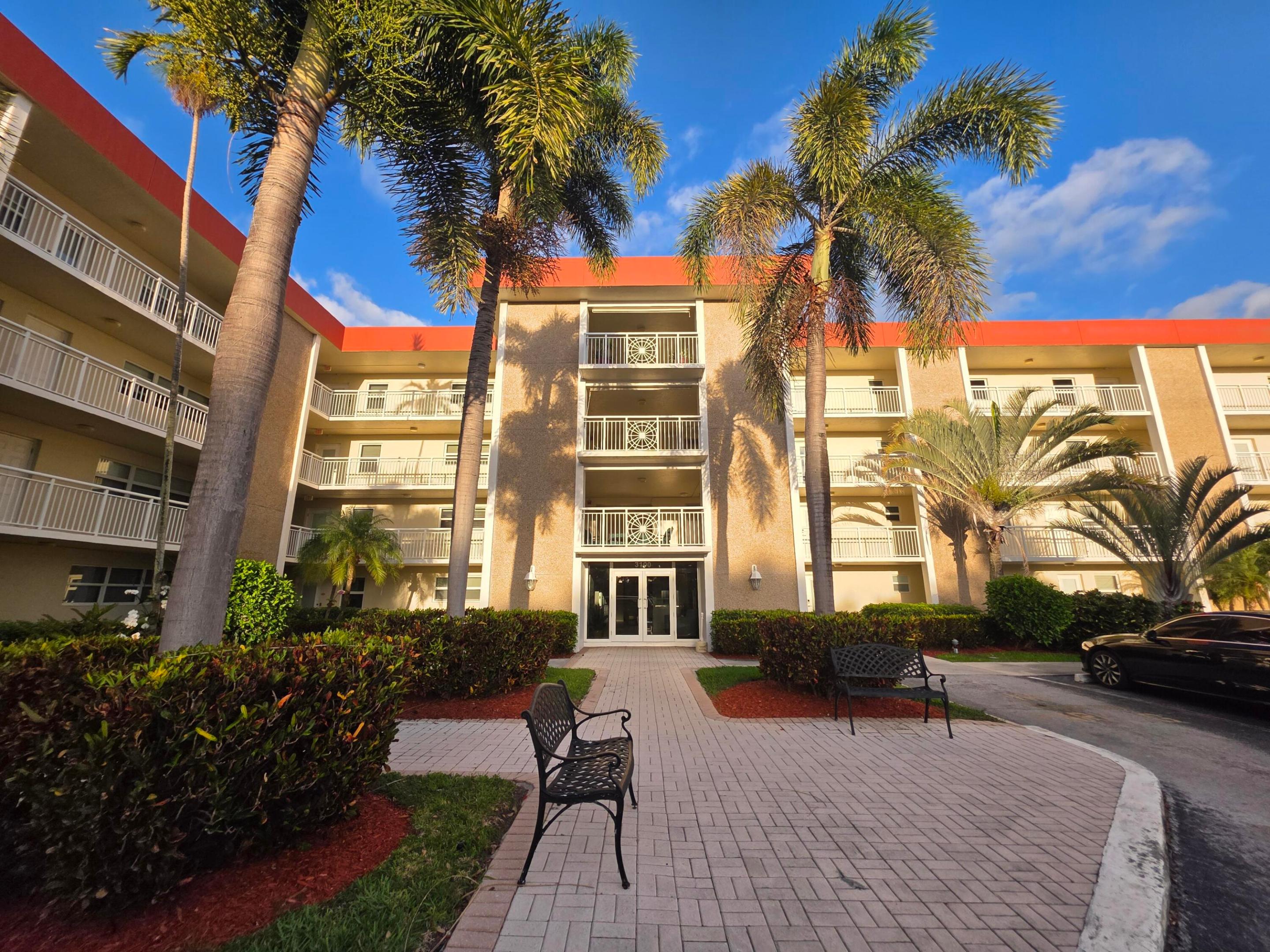 3100 NE 48th #113, Lighthouse Point FL 33064