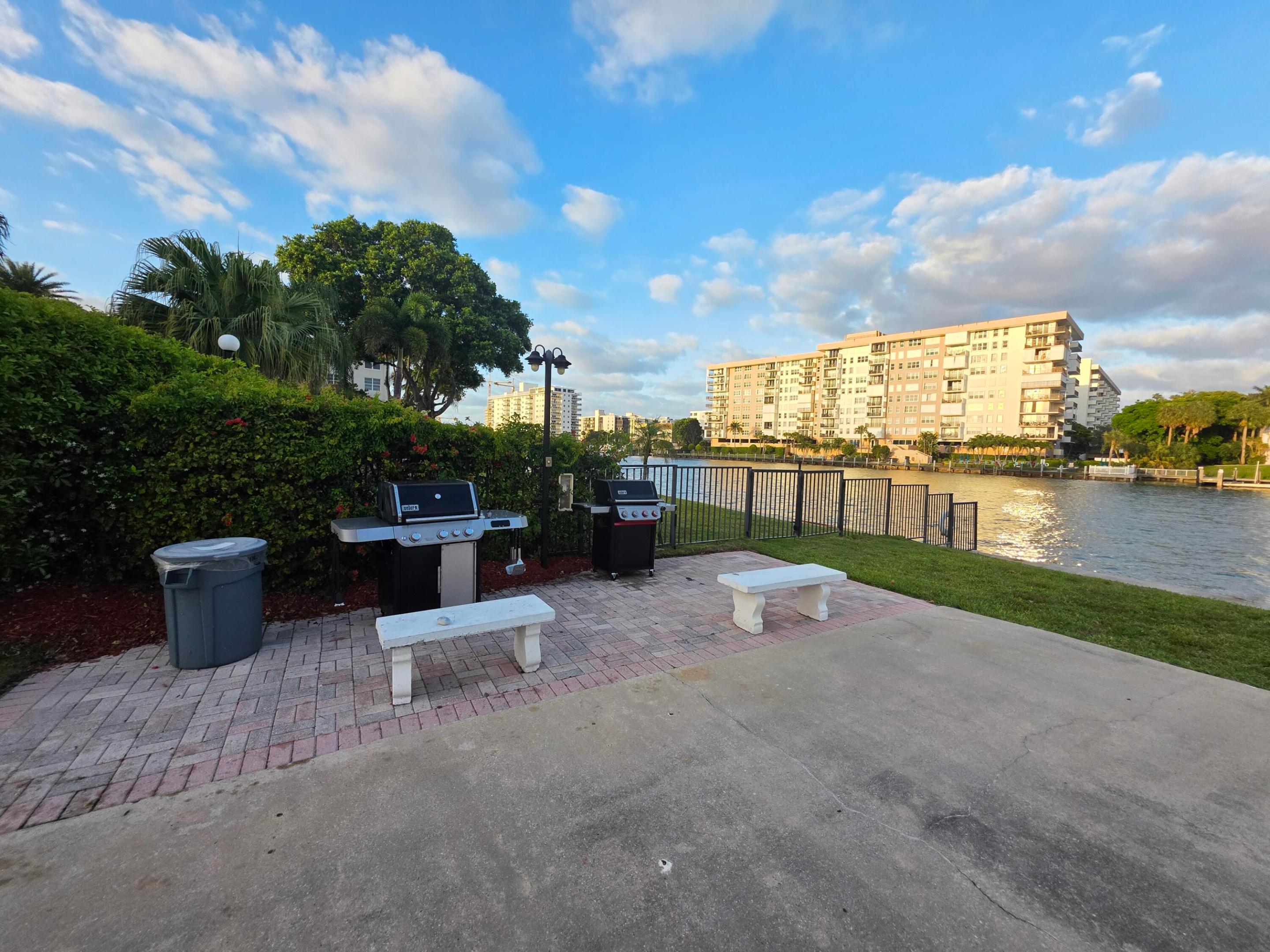 3100 NE 48th #113, Lighthouse Point FL 33064