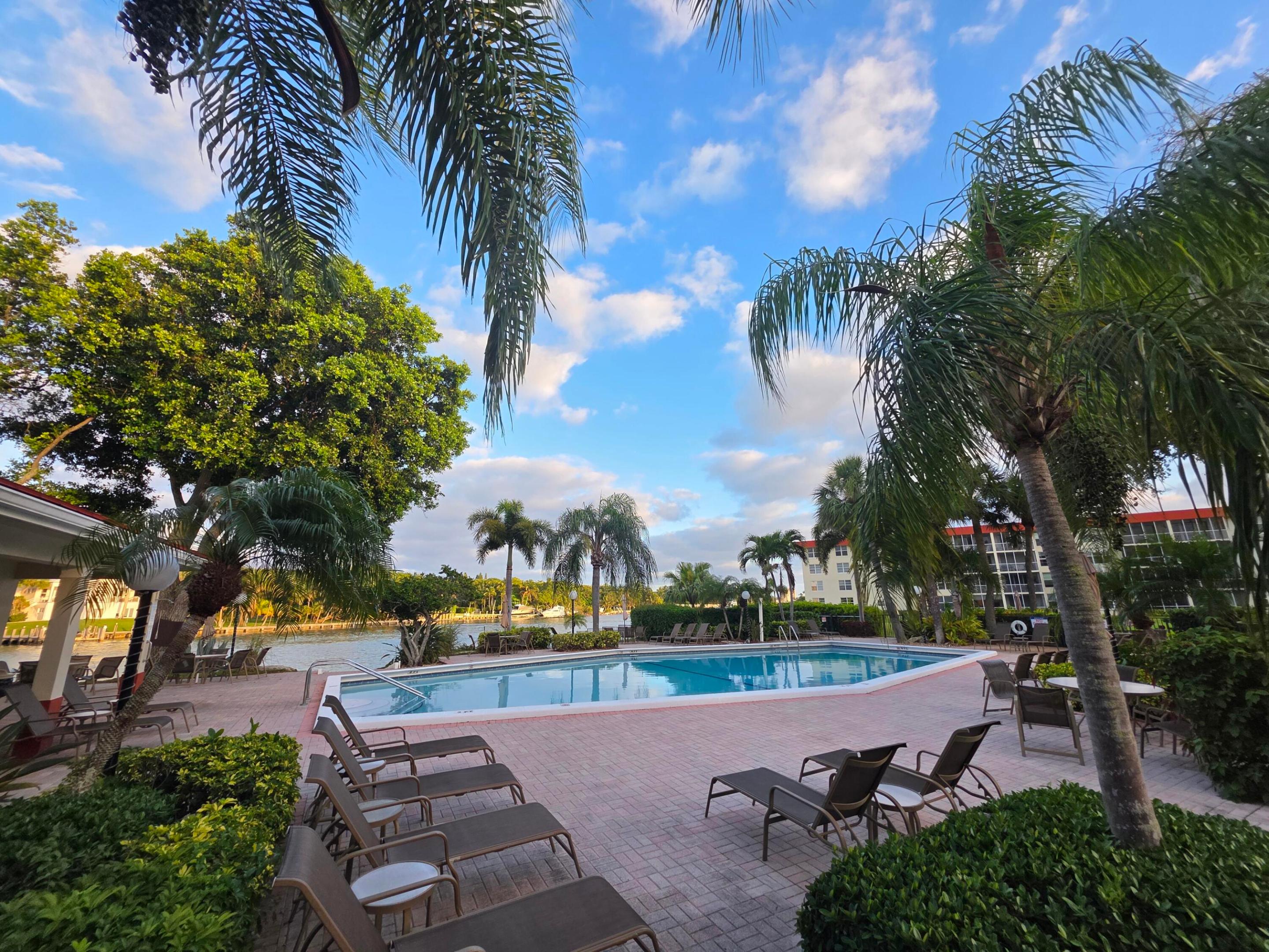 3100 NE 48th #113, Lighthouse Point FL 33064