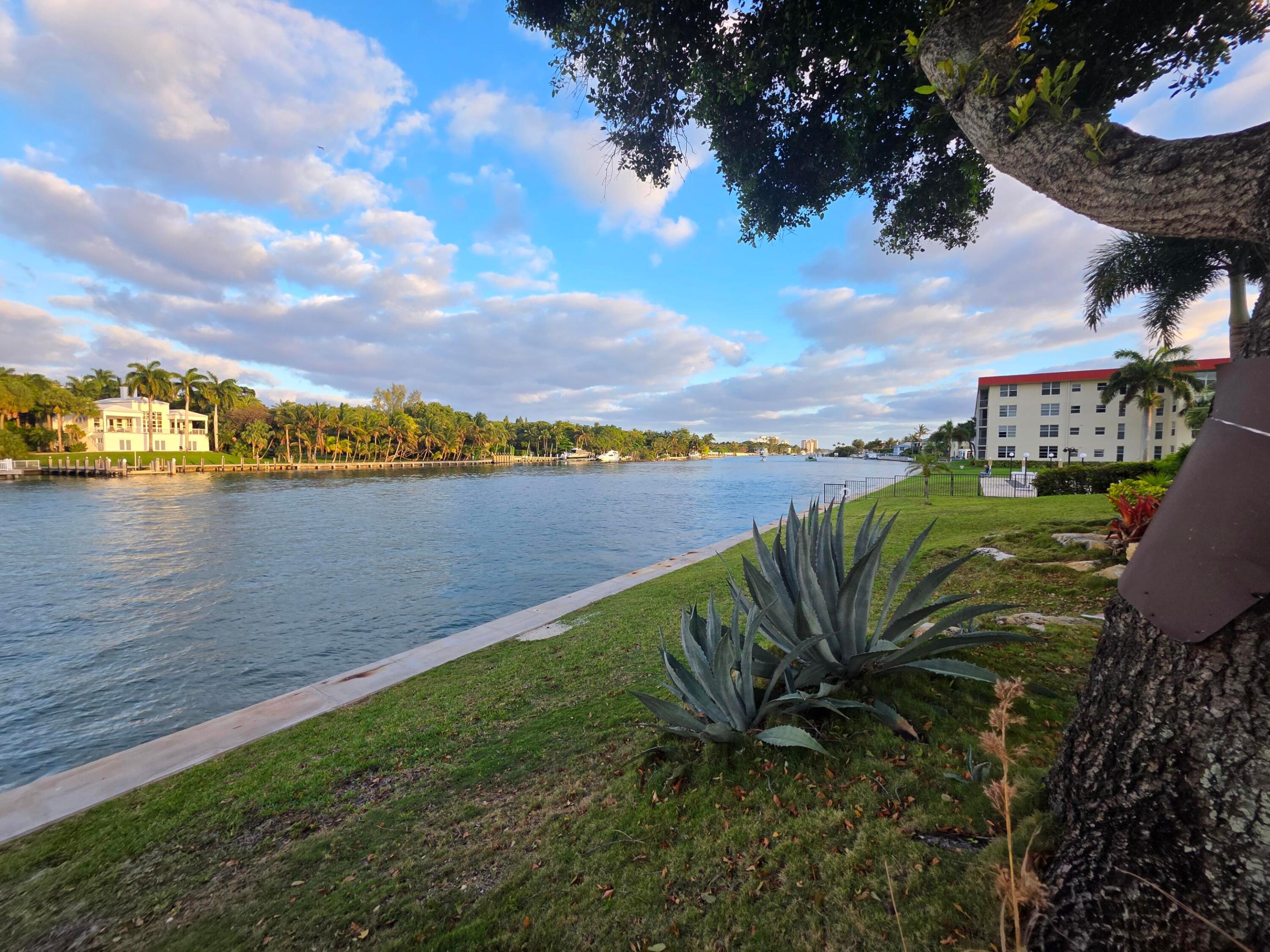 3100 NE 48th #113, Lighthouse Point FL 33064