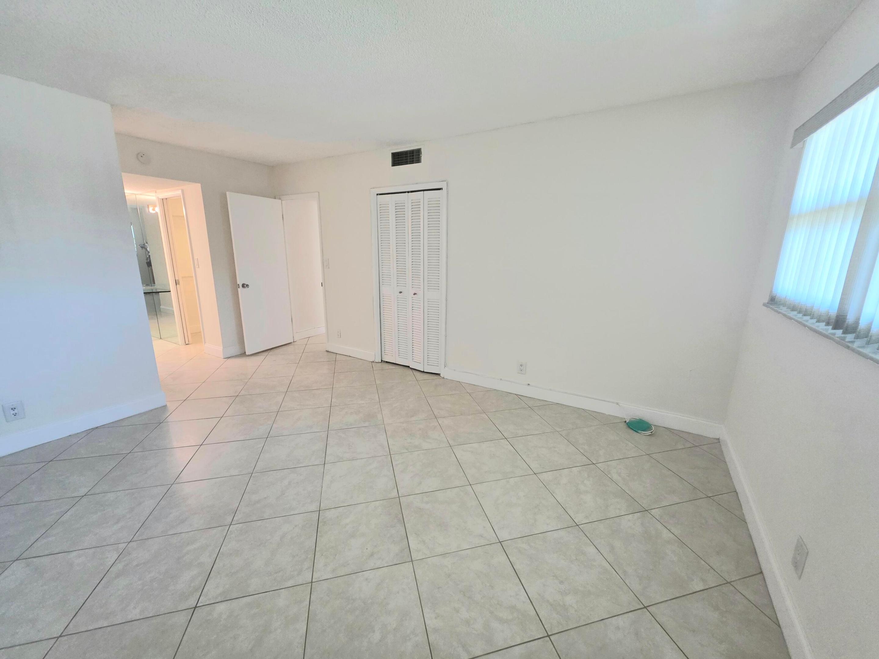 3100 NE 48th #113, Lighthouse Point FL 33064