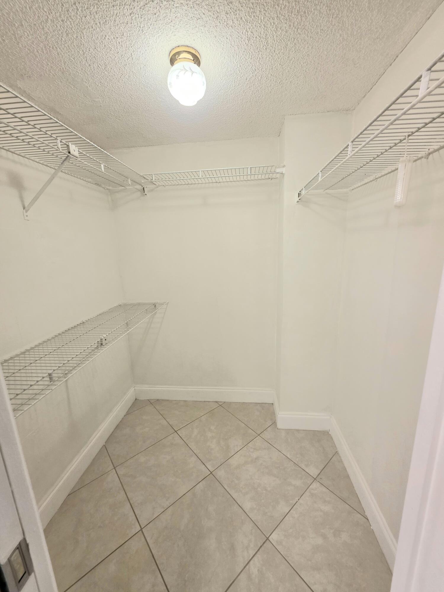 3100 NE 48th #113, Lighthouse Point FL 33064