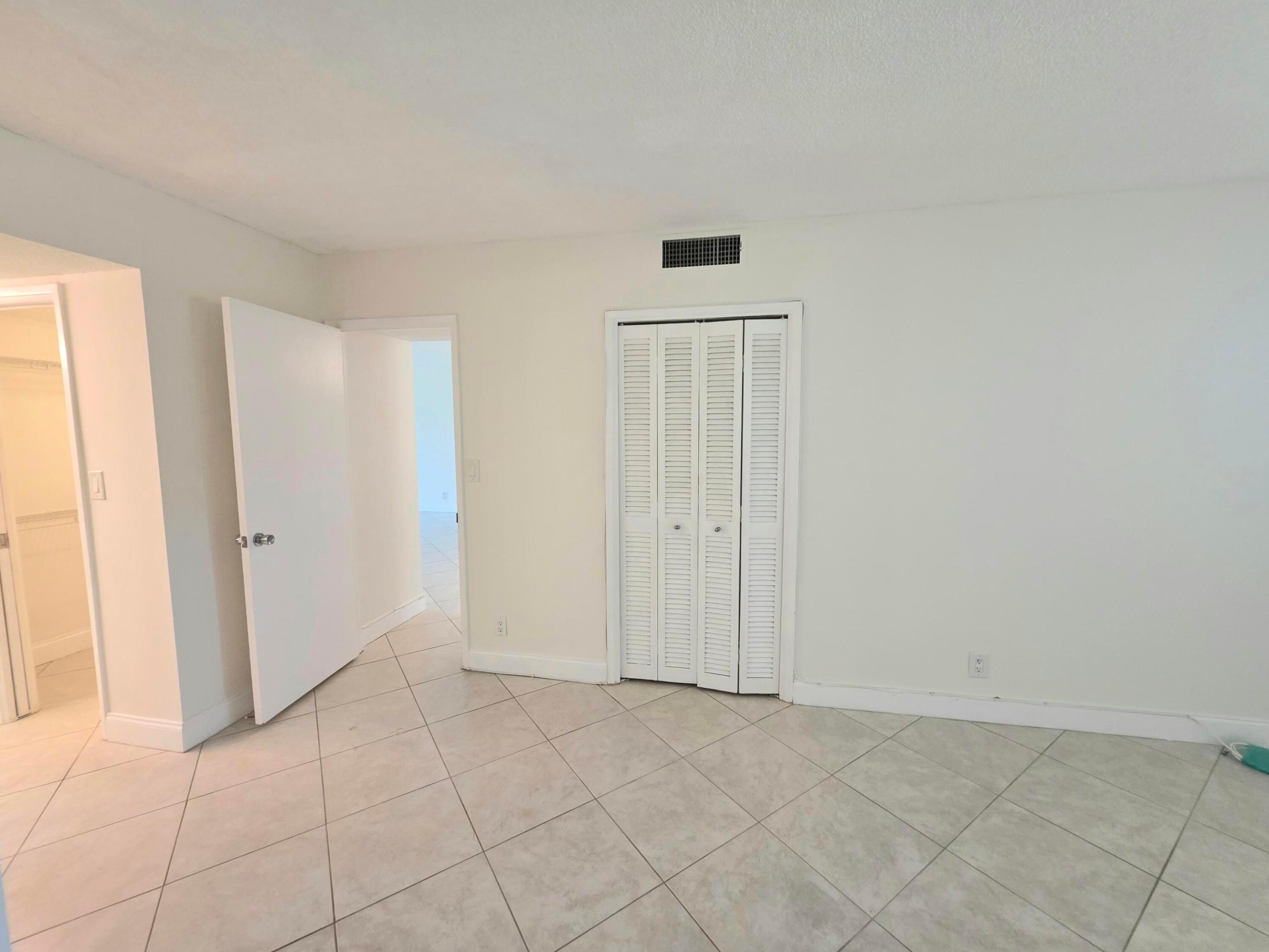 3100 NE 48th #113, Lighthouse Point FL 33064
