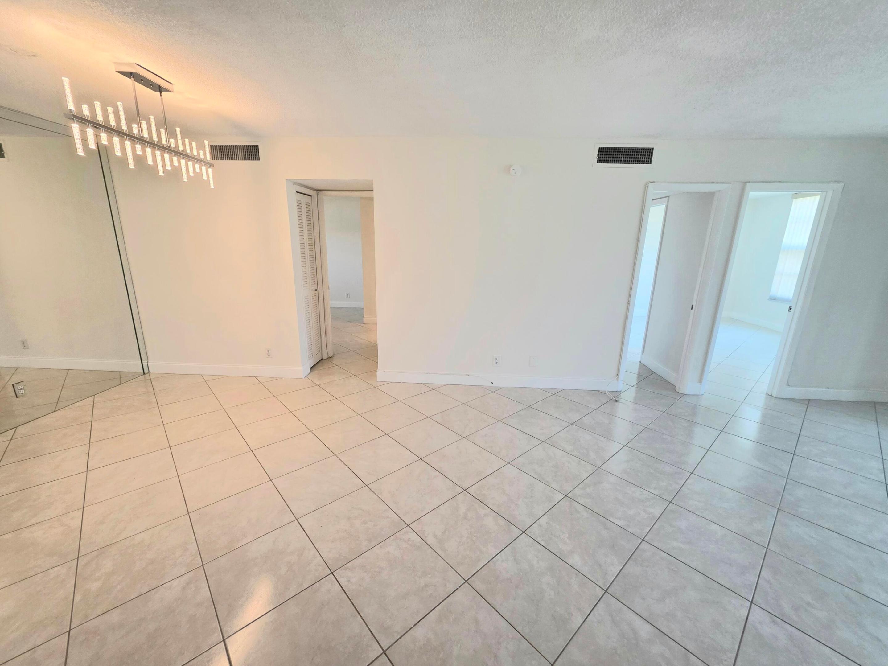 3100 NE 48th #113, Lighthouse Point FL 33064