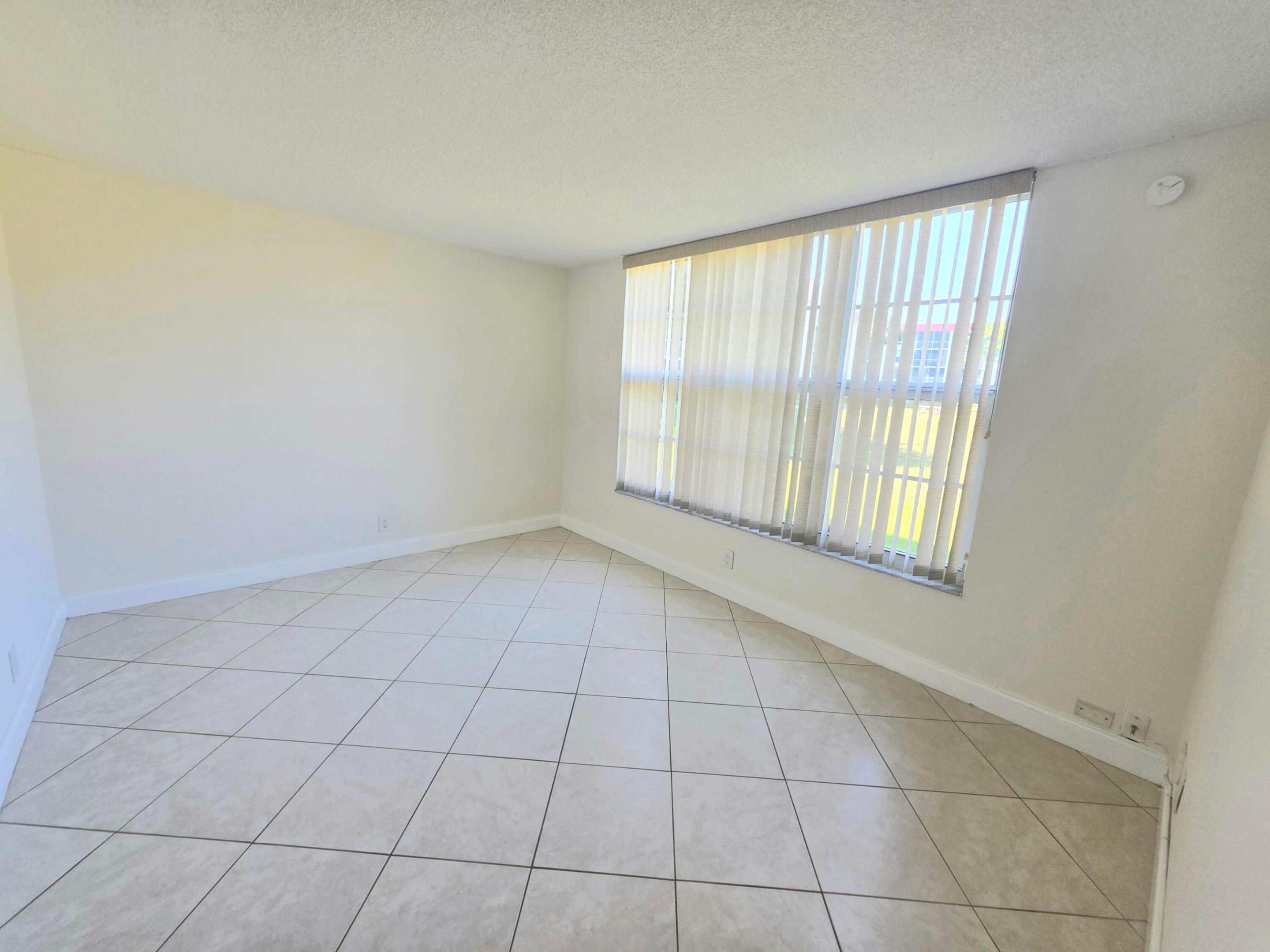 3100 NE 48th #113, Lighthouse Point FL 33064