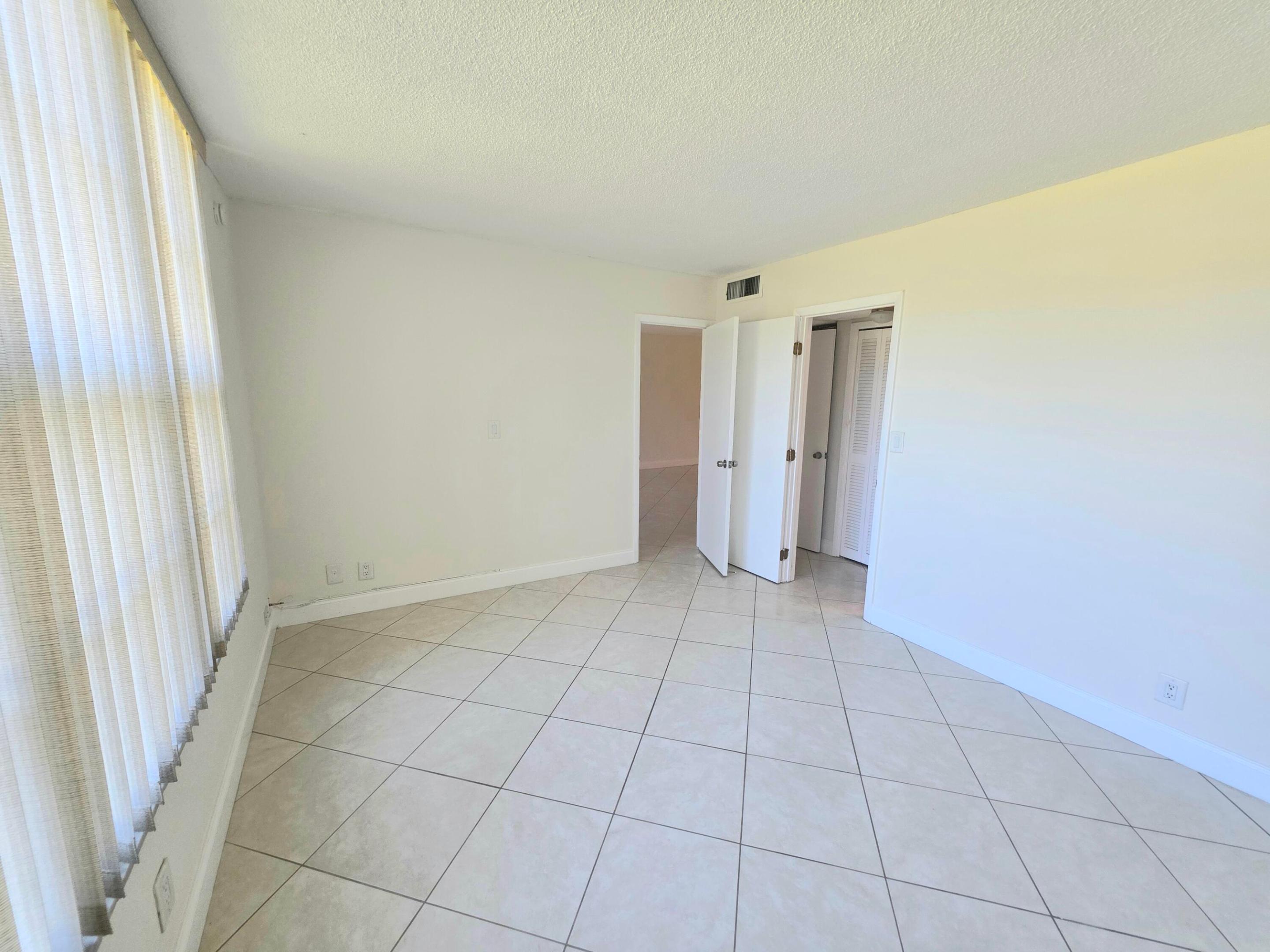 3100 NE 48th #113, Lighthouse Point FL 33064