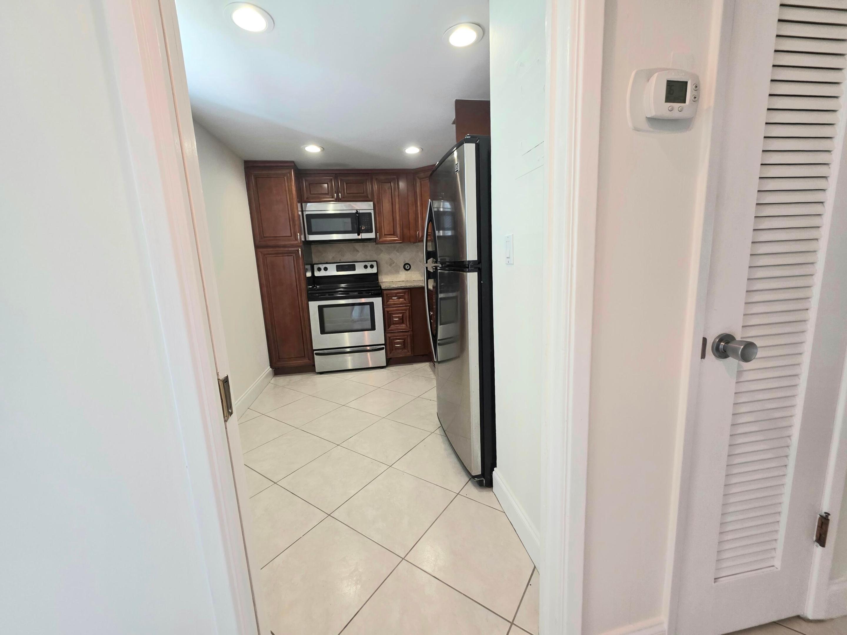 3100 NE 48th #113, Lighthouse Point FL 33064