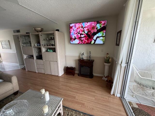 324 SE 10th #207, Dania Beach FL 33004