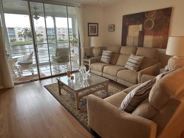 324 SE 10th #207, Dania Beach FL 33004