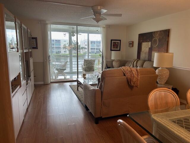 324 SE 10th #207, Dania Beach FL 33004